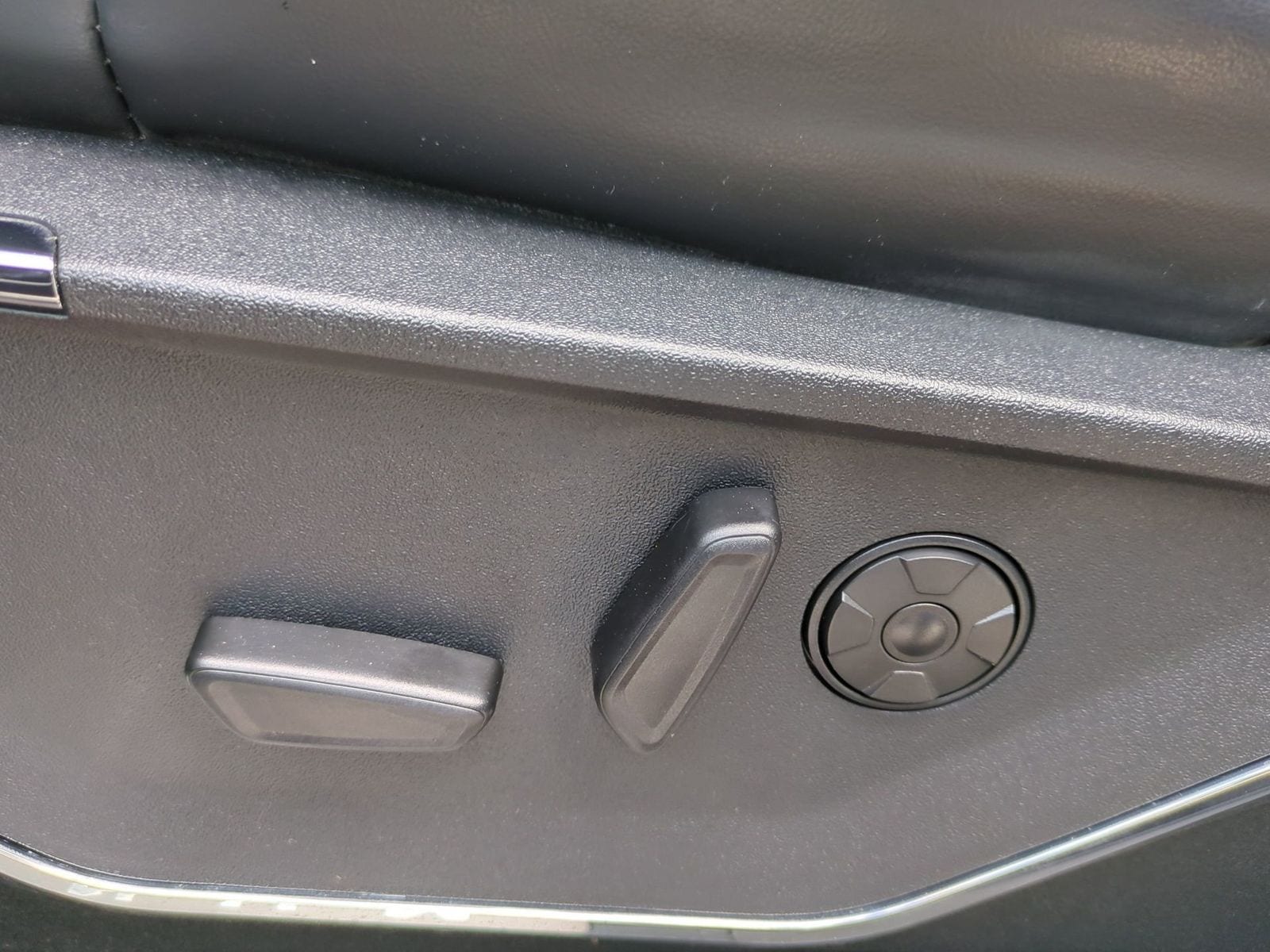 Thumbnail: 2025 Ford F-350 - 22