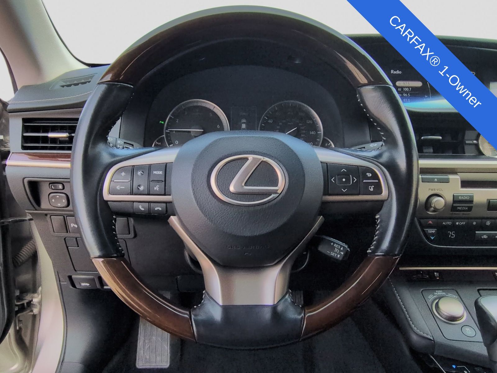 Thumbnail: 2016 Lexus ES - 28