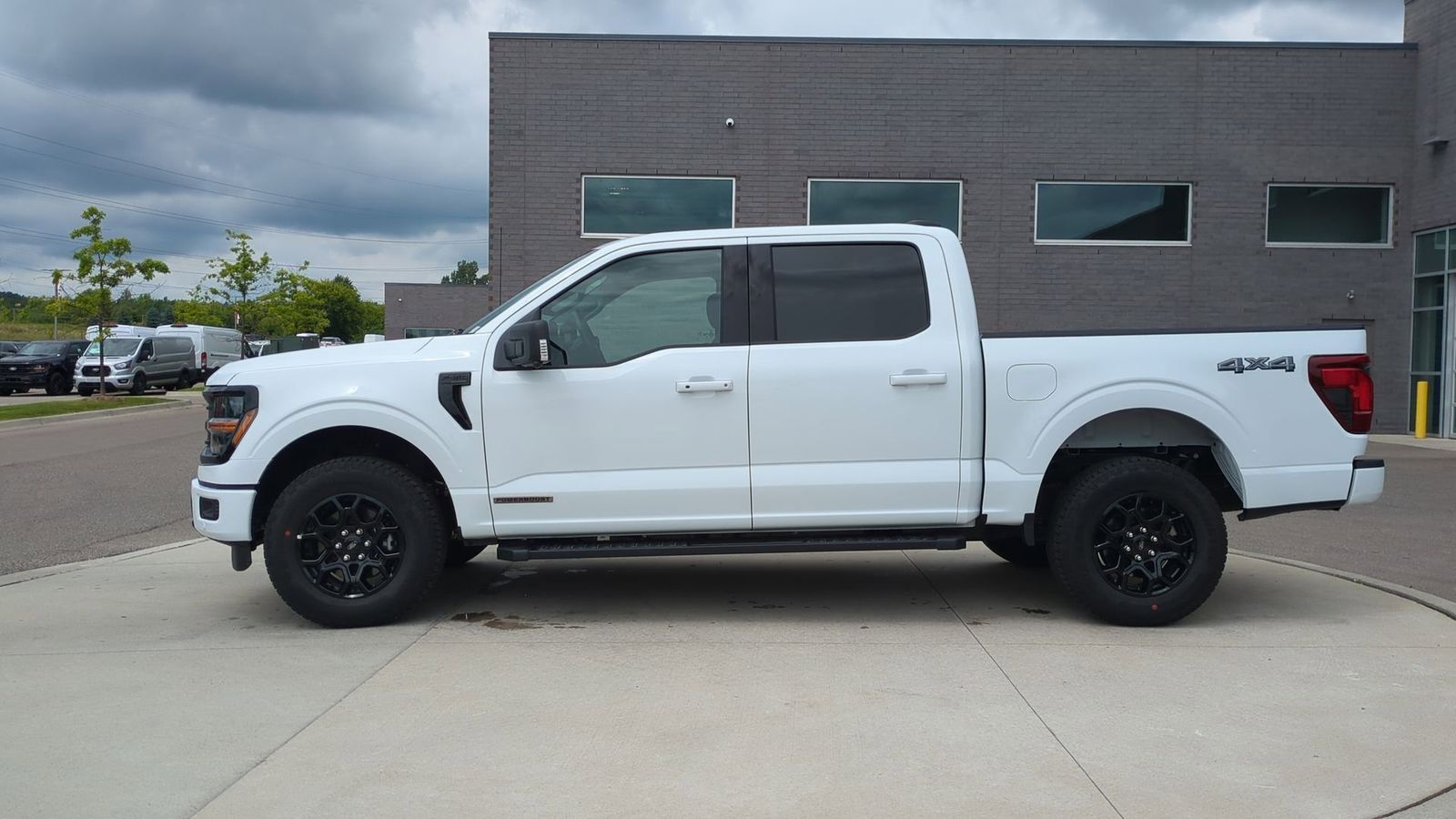 2025 Ford F-150 XLT photo 2