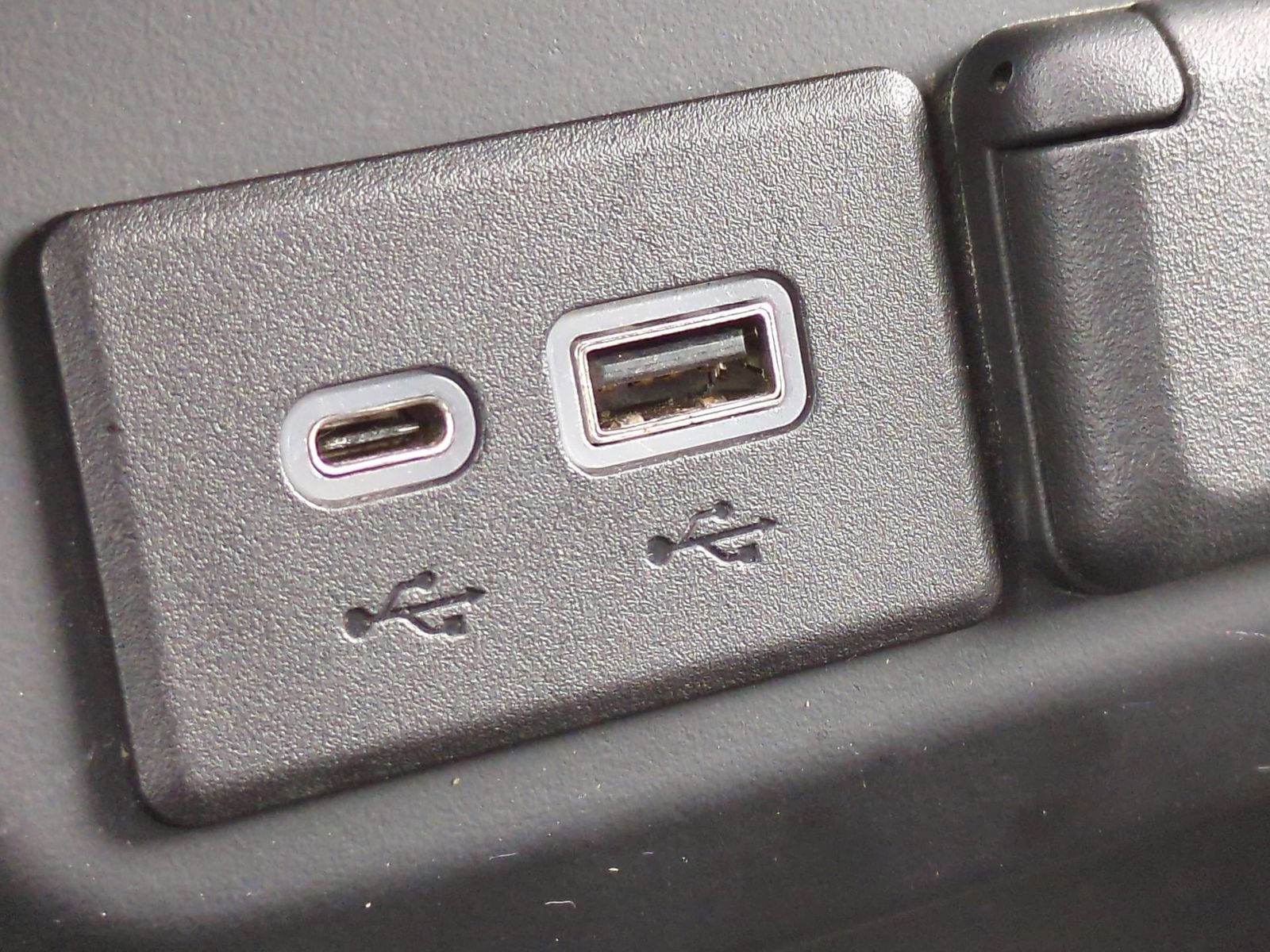 Thumbnail: 2021 Chevrolet Silverado 1500 - 32