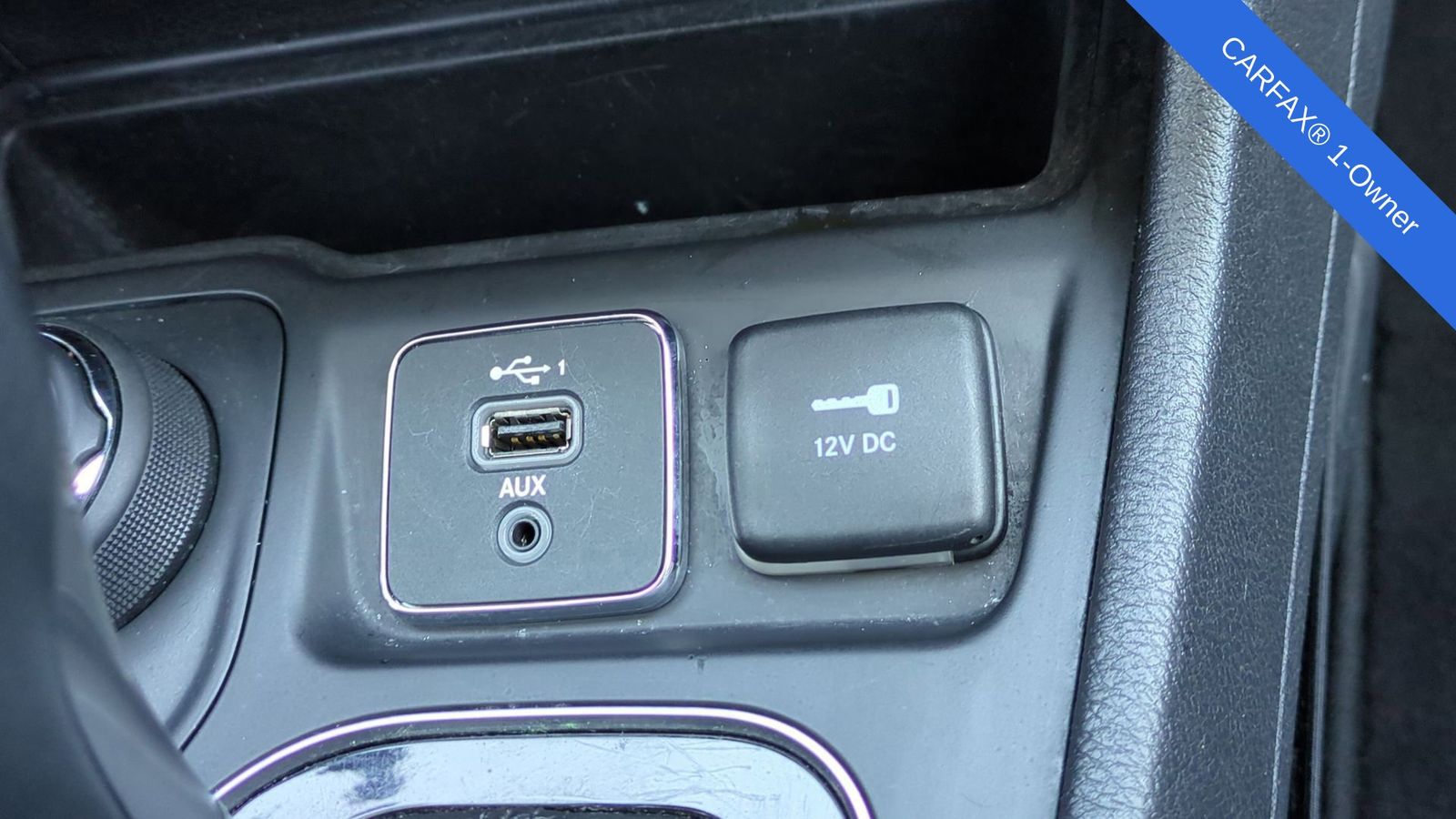 Thumbnail: 2020 Jeep Cherokee - 34