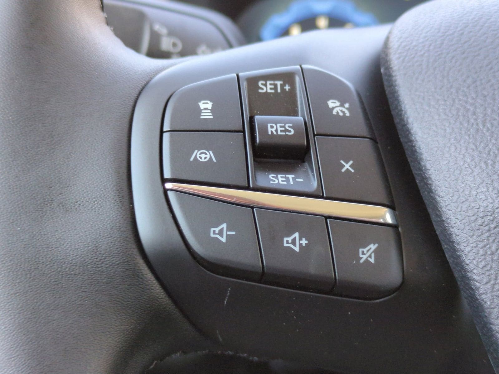 Thumbnail: 2025 Ford Bronco Sport - 23