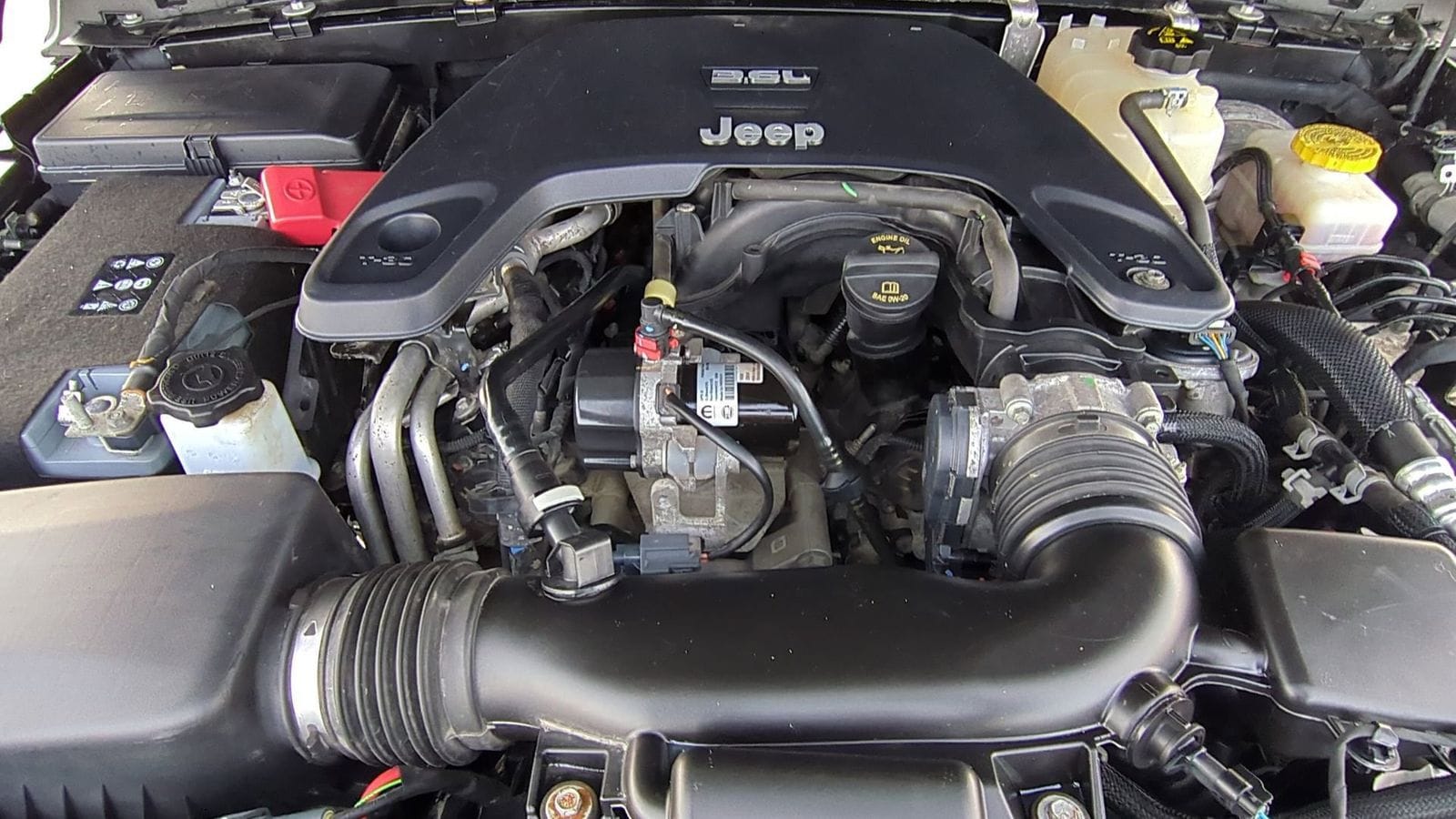 Thumbnail: 2020 Jeep Wrangler - 15