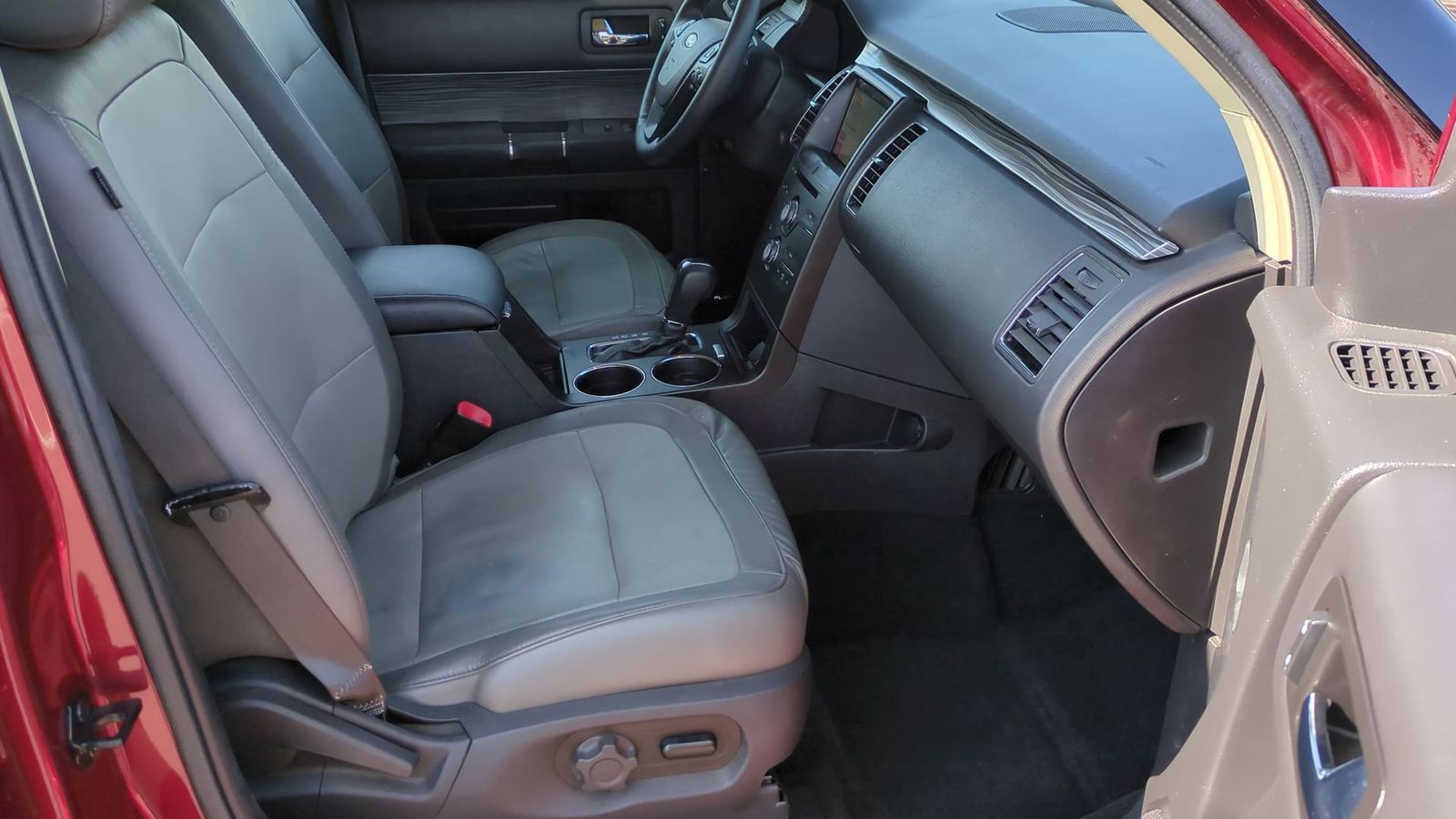 Thumbnail: 2019 Ford Flex - 24