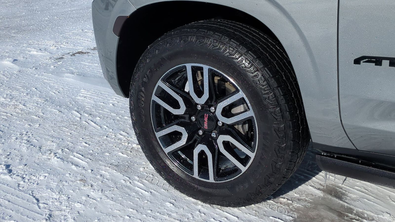 Thumbnail: 2023 GMC Yukon XL - 13