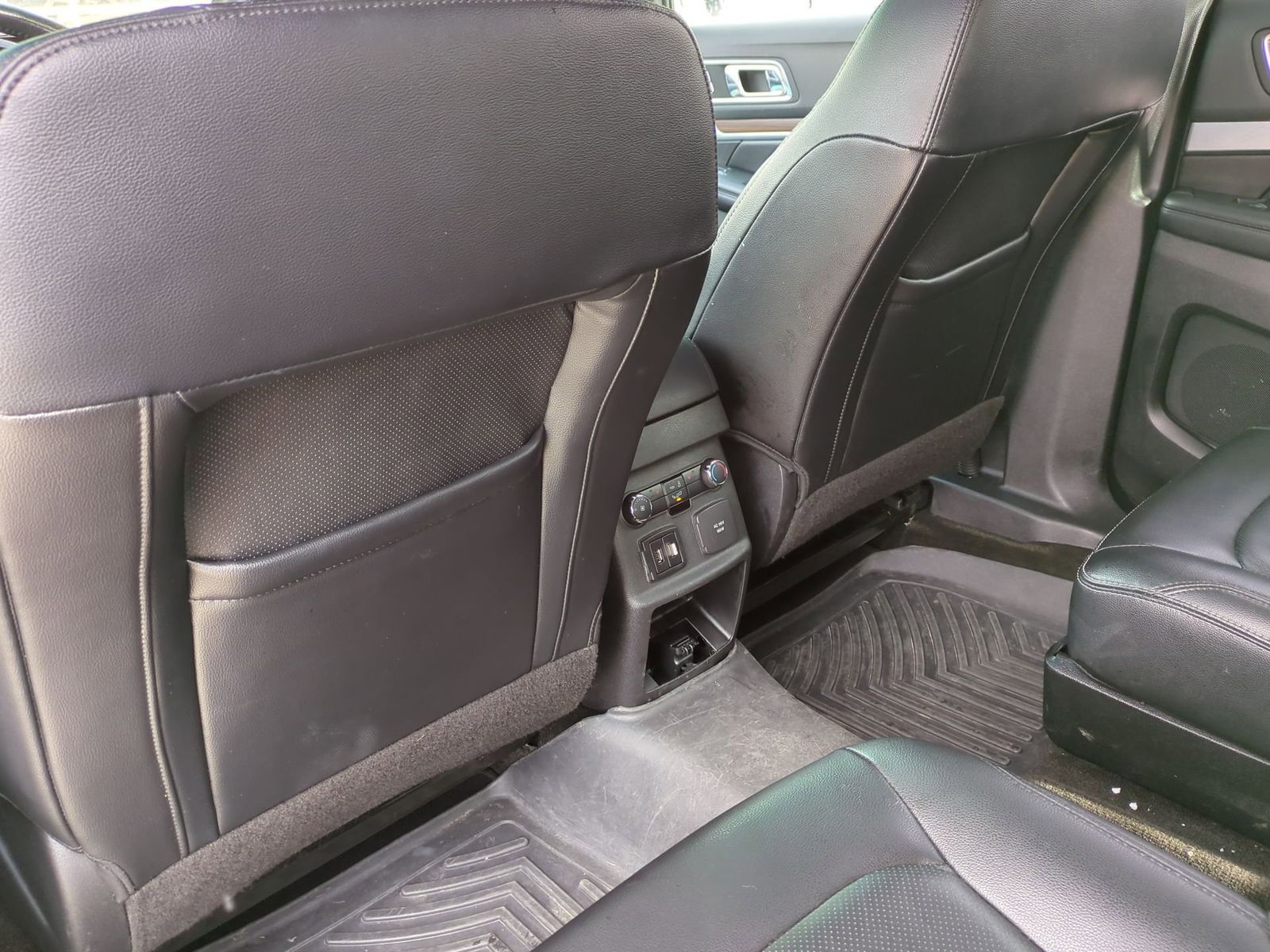 Thumbnail: 2016 Ford Explorer - 22