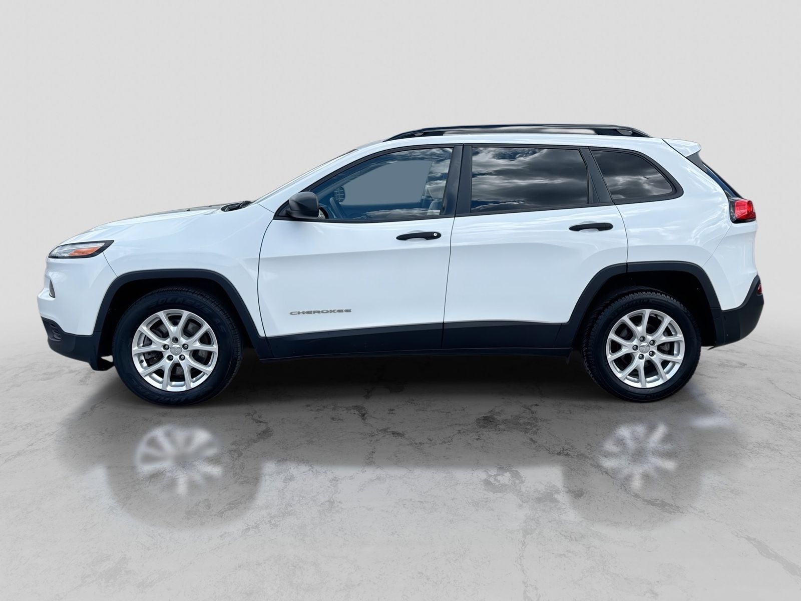 Thumbnail: 2017 Jeep Cherokee - 3