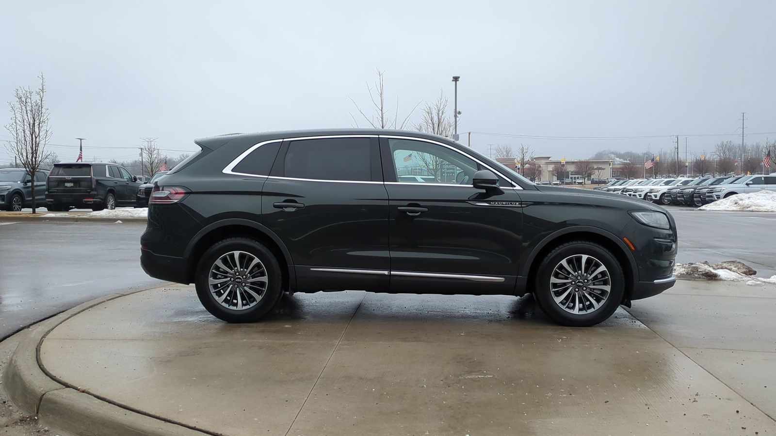 Thumbnail: 2022 Lincoln Nautilus - 8