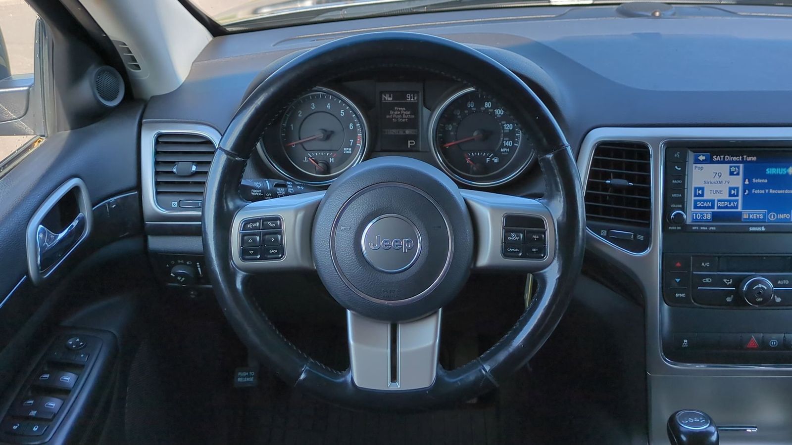 Thumbnail: 2011 Jeep Grand Cherokee - 24