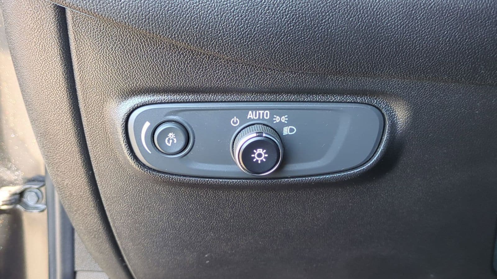 Thumbnail: 2019 Chevrolet Equinox - 18