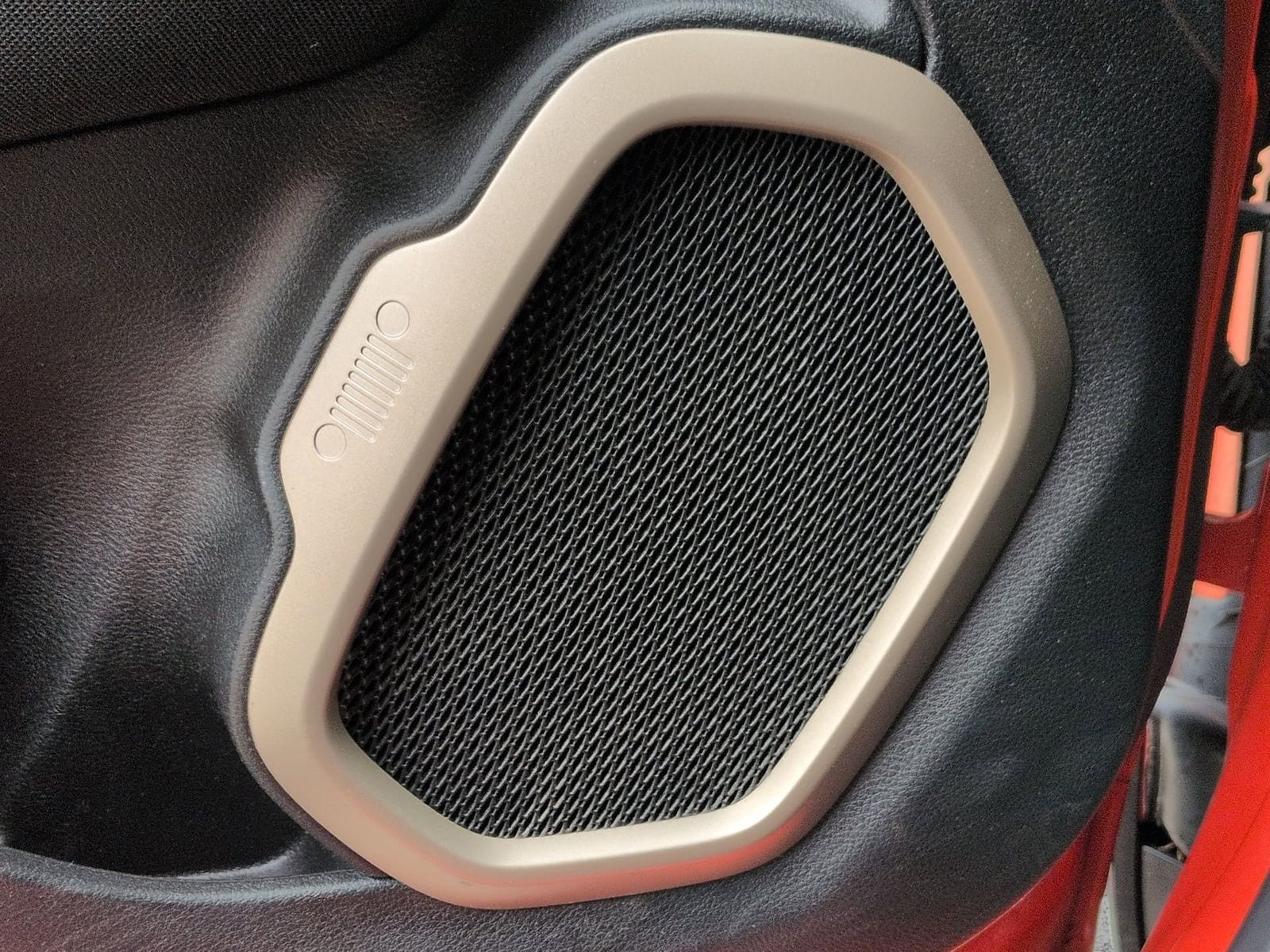 Thumbnail: 2017 Jeep Renegade - 35