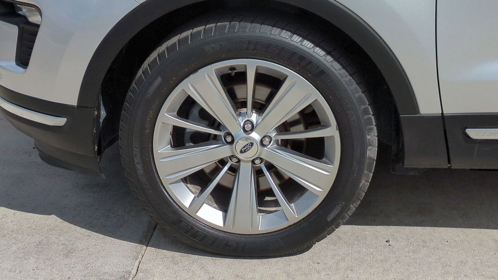 Thumbnail: 2018 Ford Explorer - 18