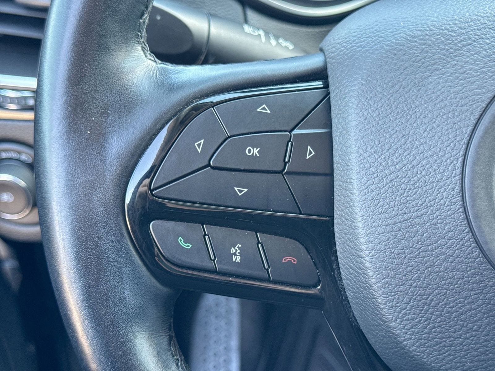 Thumbnail: 2021 Jeep Cherokee - 24