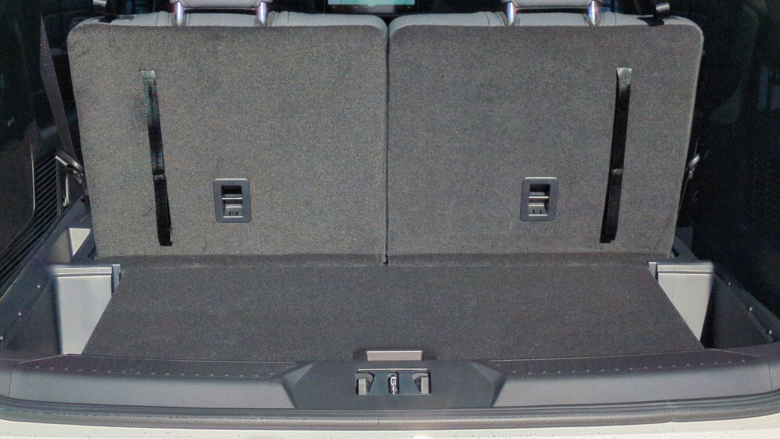 Thumbnail: 2025 Ford Explorer - 34