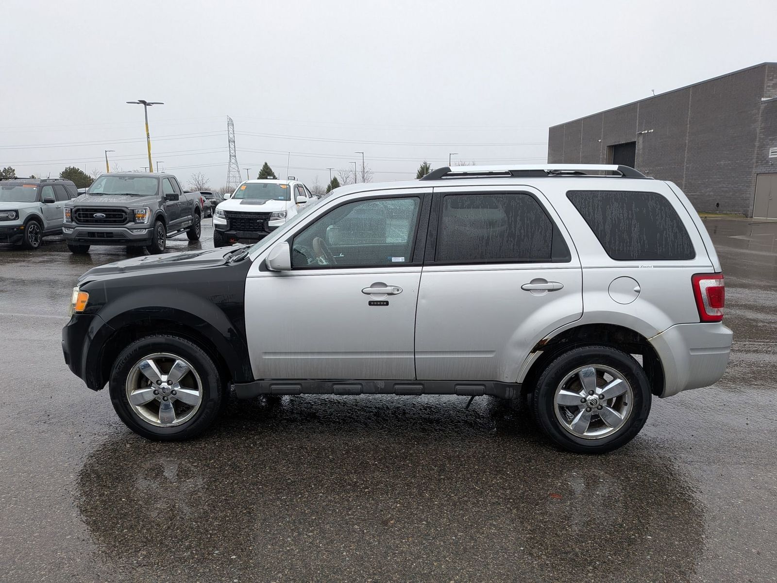 Thumbnail: 2009 Ford Escape - 3