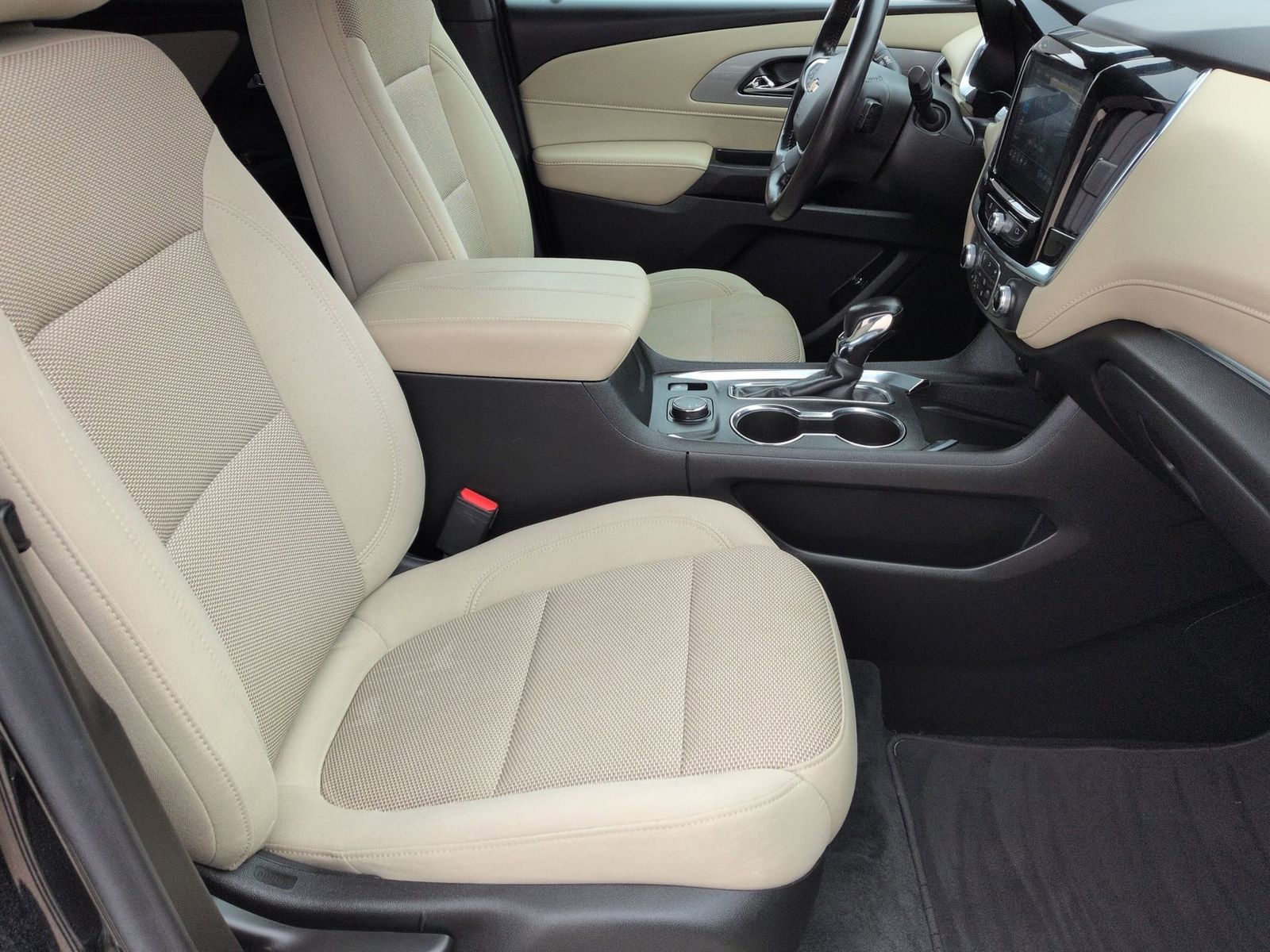 Thumbnail: 2022 Chevrolet Traverse - 25