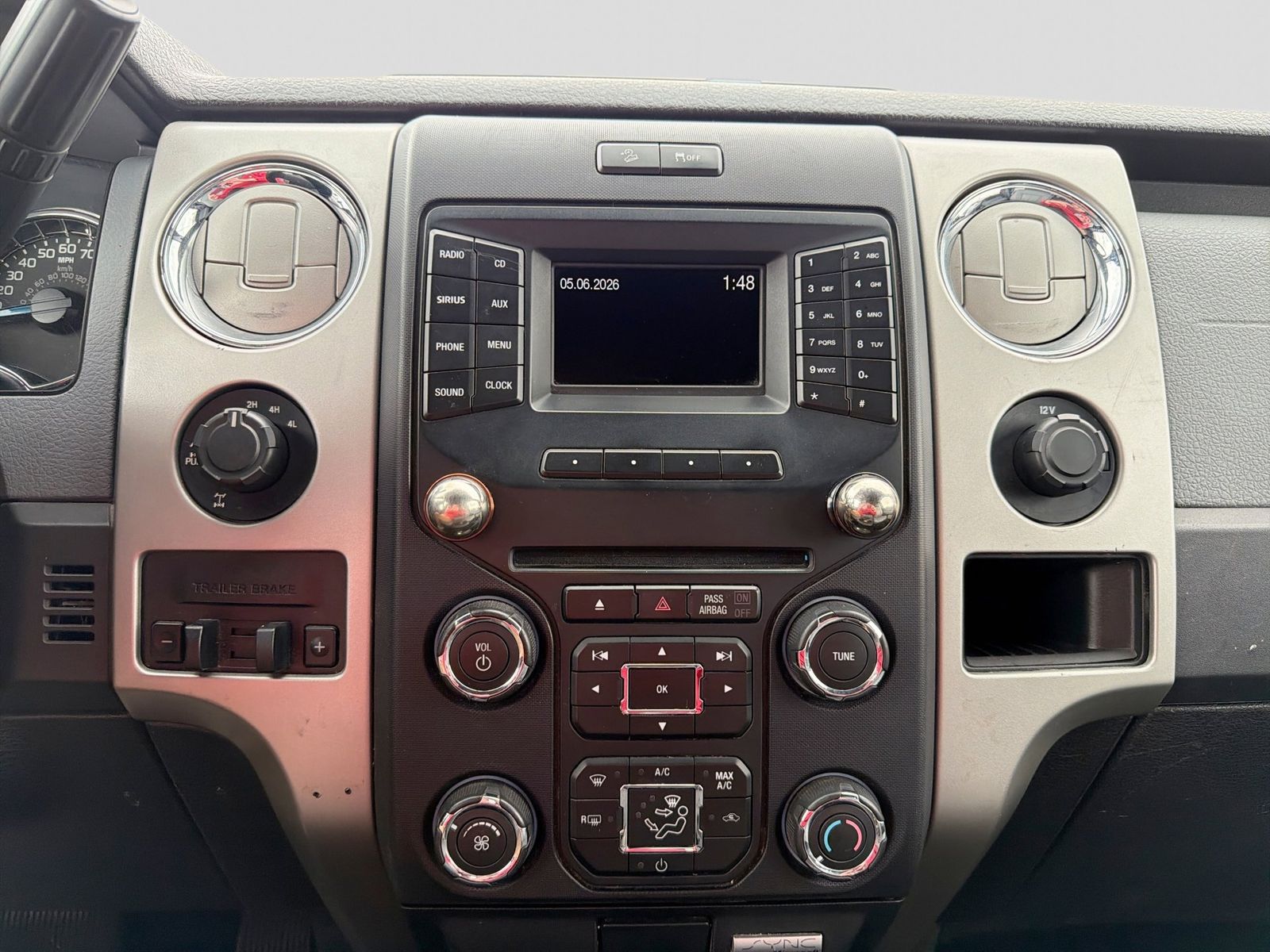 Thumbnail: 2014 Ford F-150 - 33