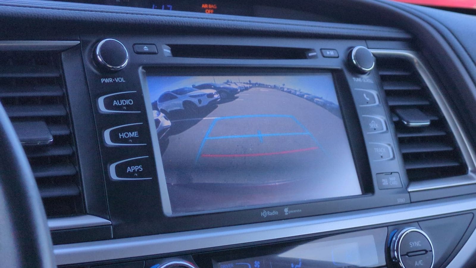 Thumbnail: 2015 Toyota Highlander - 30