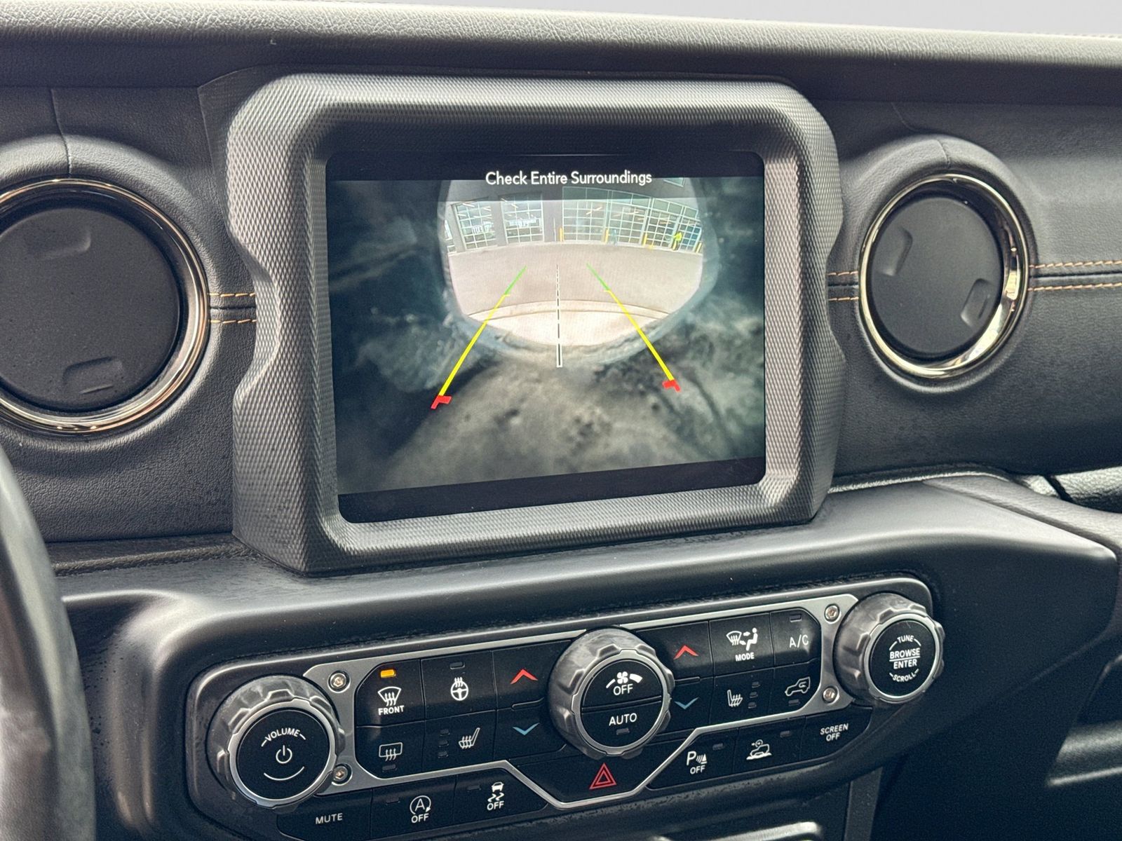 Thumbnail: 2022 Jeep Wrangler - 32