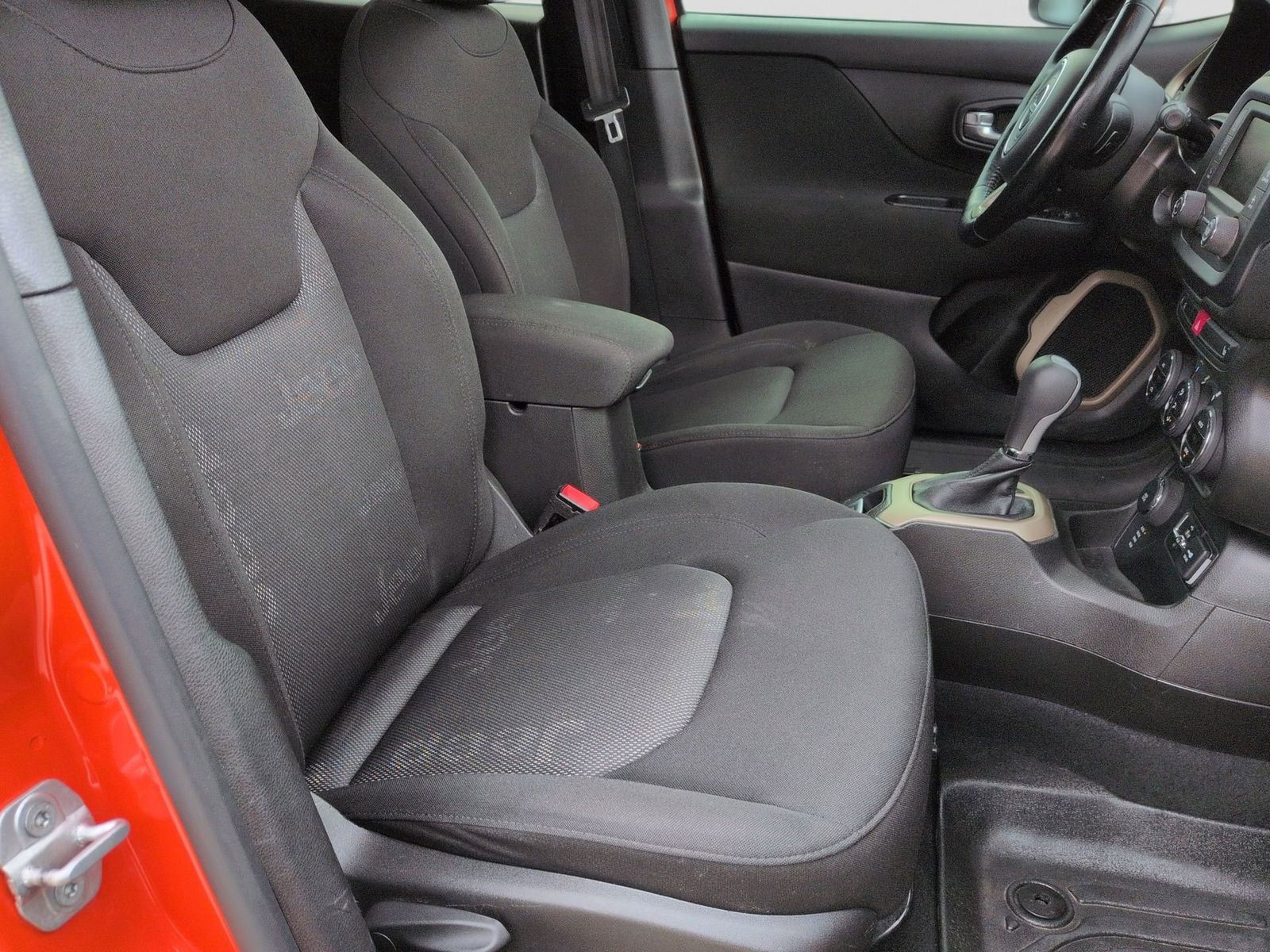 Thumbnail: 2017 Jeep Renegade - 27