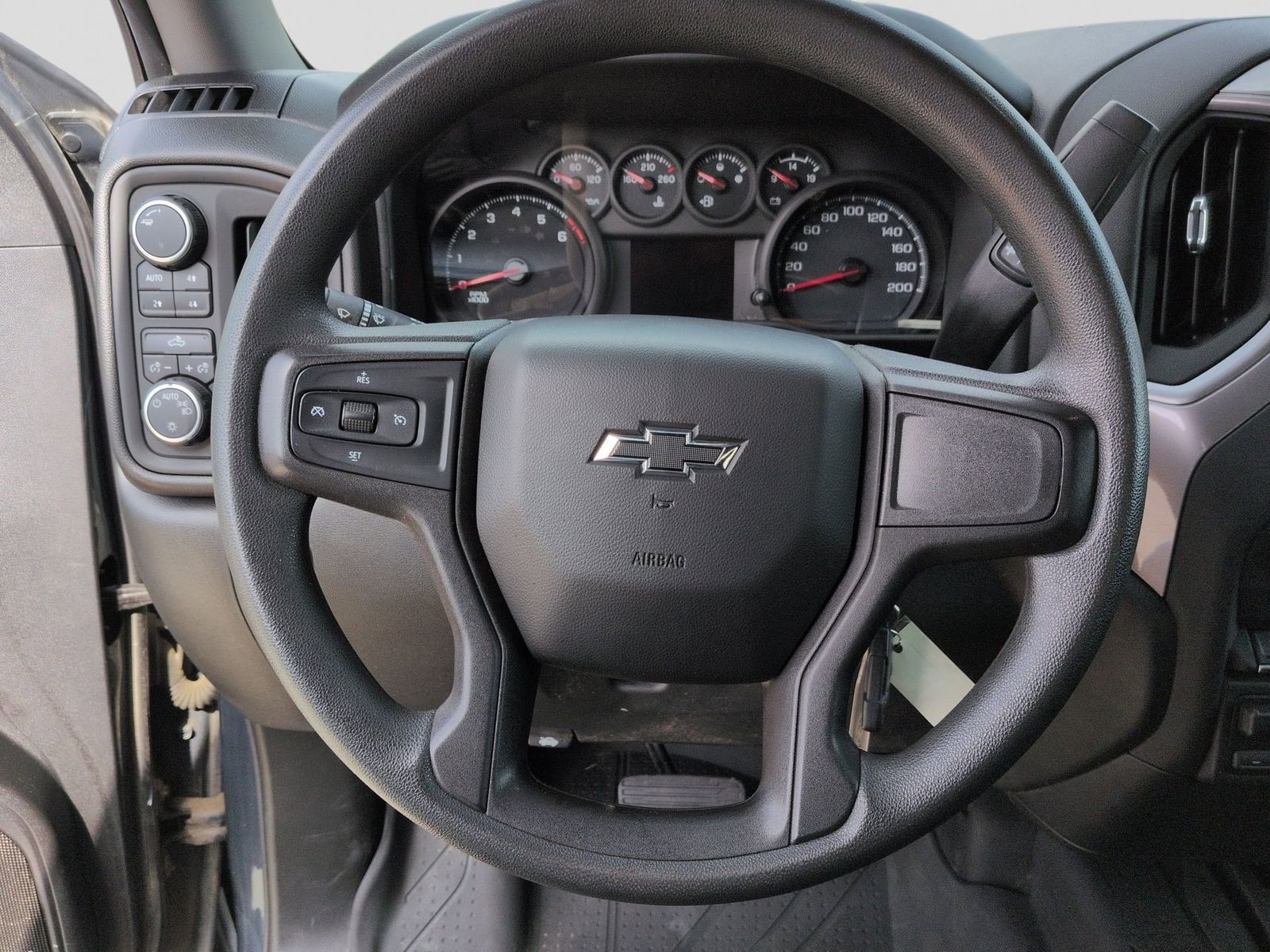 Thumbnail: 2019 Chevrolet Silverado 1500 - 23