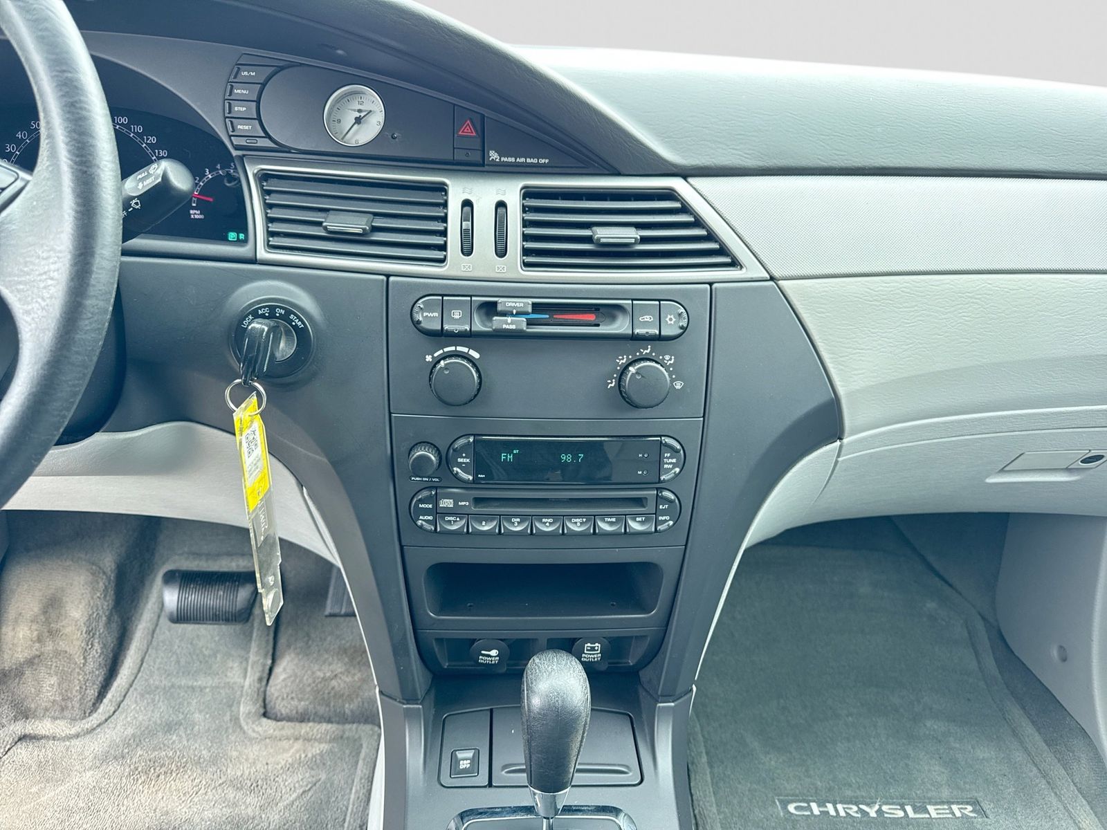 Thumbnail: 2007 Chrysler Pacifica - 27