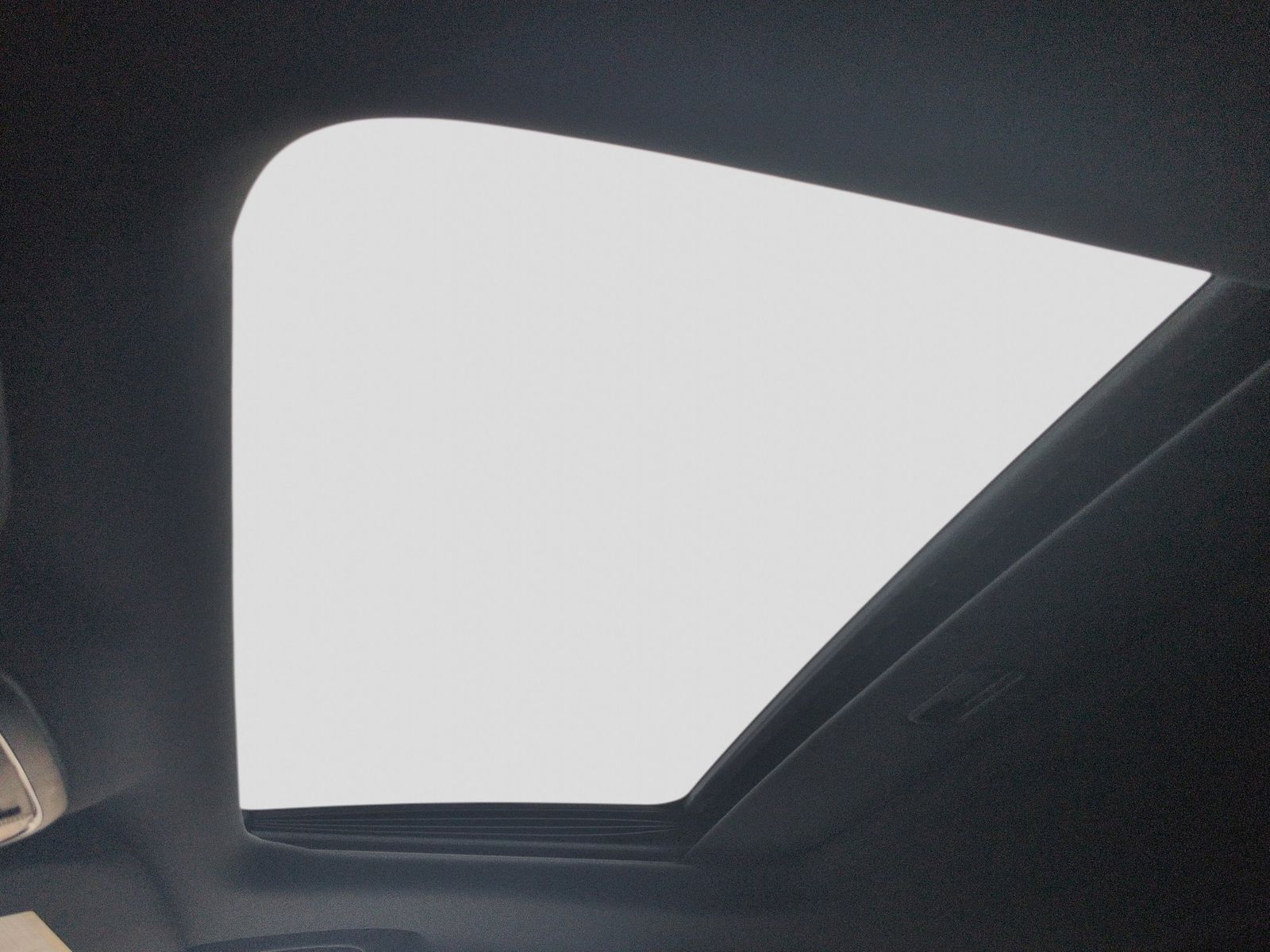 Thumbnail: 2015 Jeep Grand Cherokee - 24