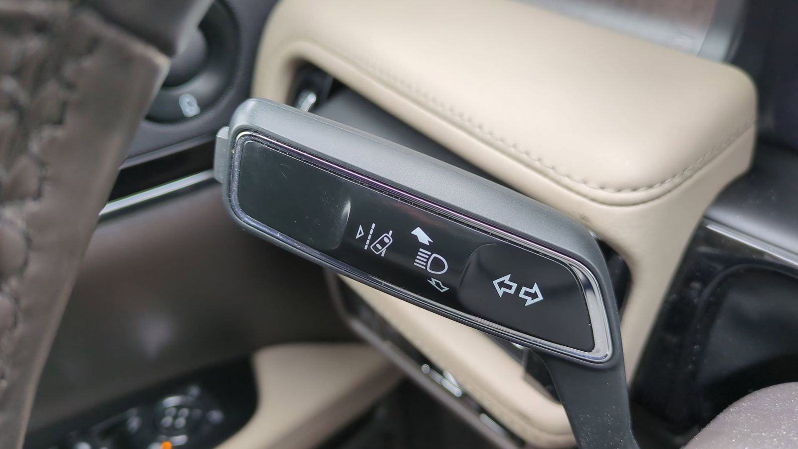 Thumbnail: 2022 Lincoln Nautilus - 29