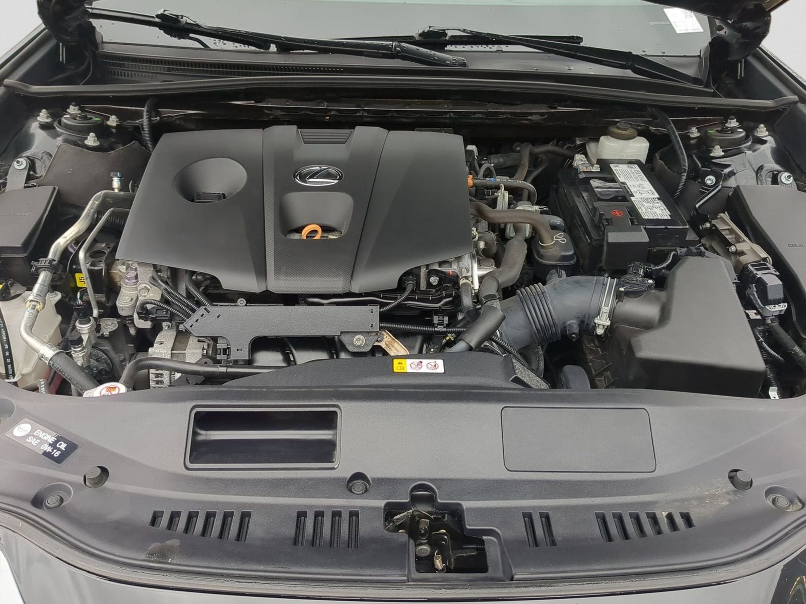 Thumbnail: 2021 Lexus ES - 17