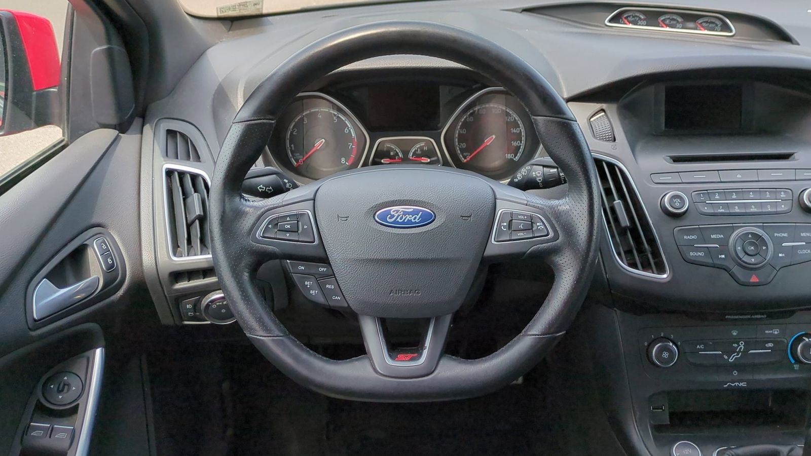 2017 Ford Focus ST 19