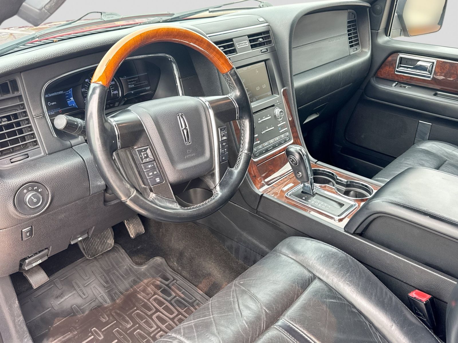 Used 2015 Lincoln Navigator Base with VIN 5LMJJ2JTXFEJ08667 for sale in Ferndale, MI