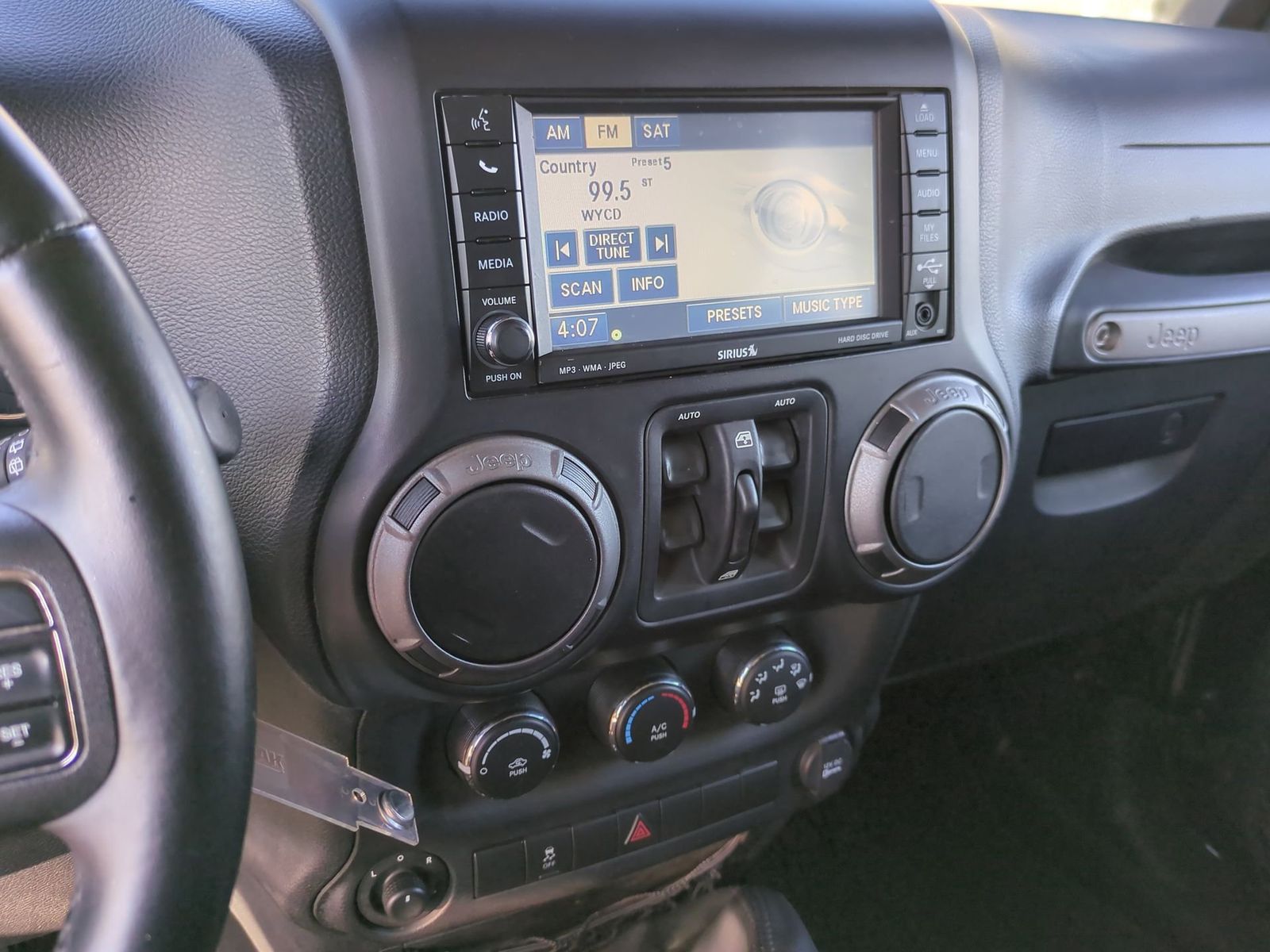 Thumbnail: 2012 Jeep Wrangler - 32