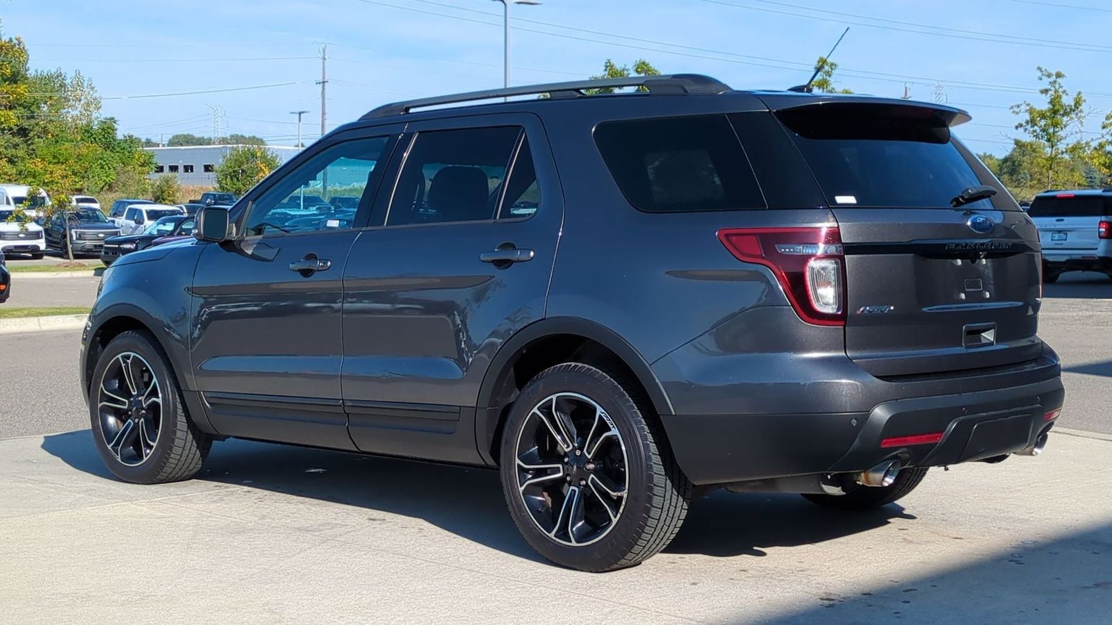 Thumbnail: 2015 Ford Explorer - 3