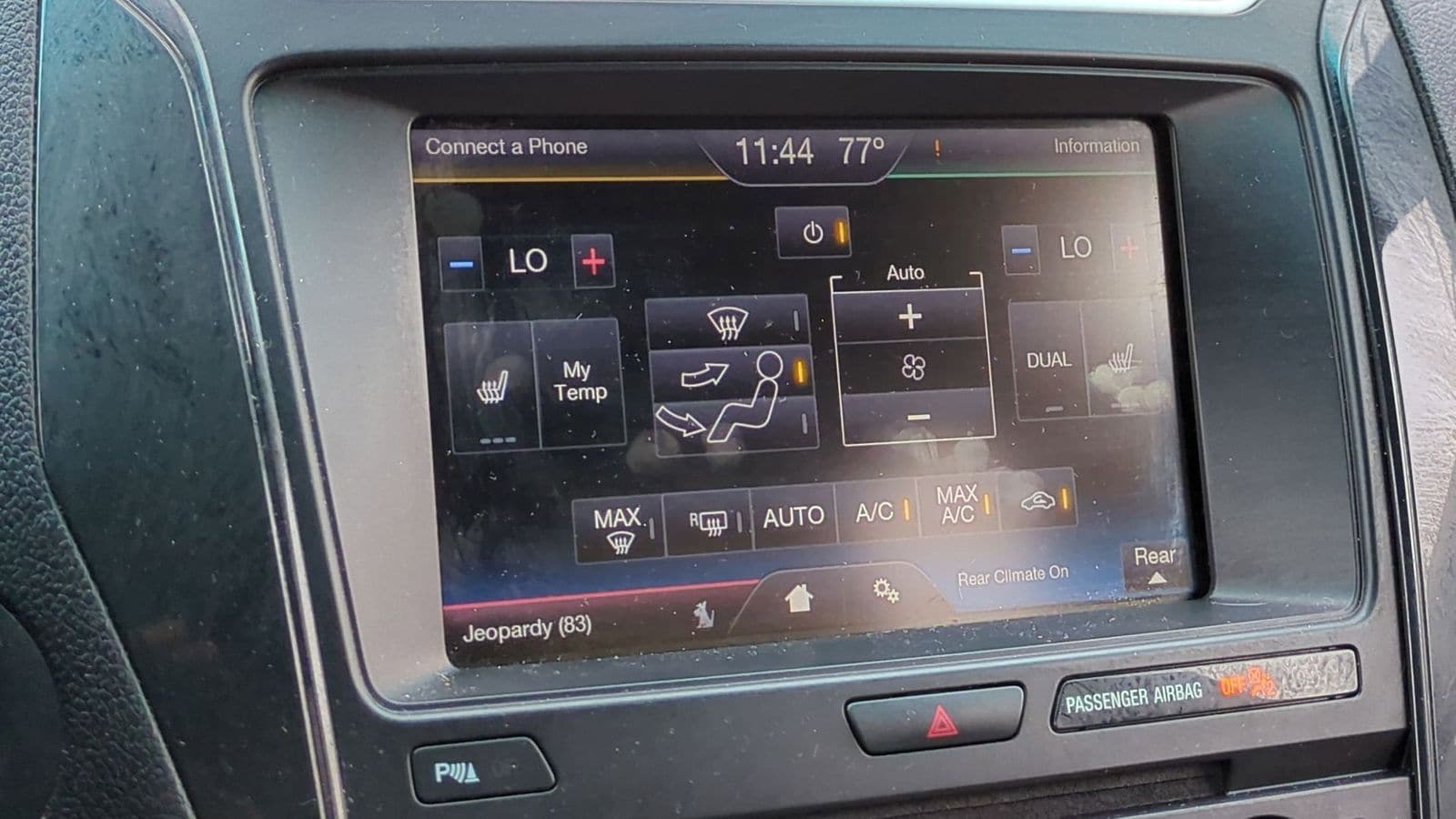 Thumbnail: 2016 Ford Explorer - 32
