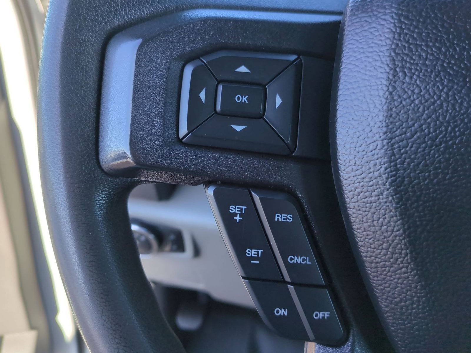 Thumbnail: 2021 Ford F-350 - 28