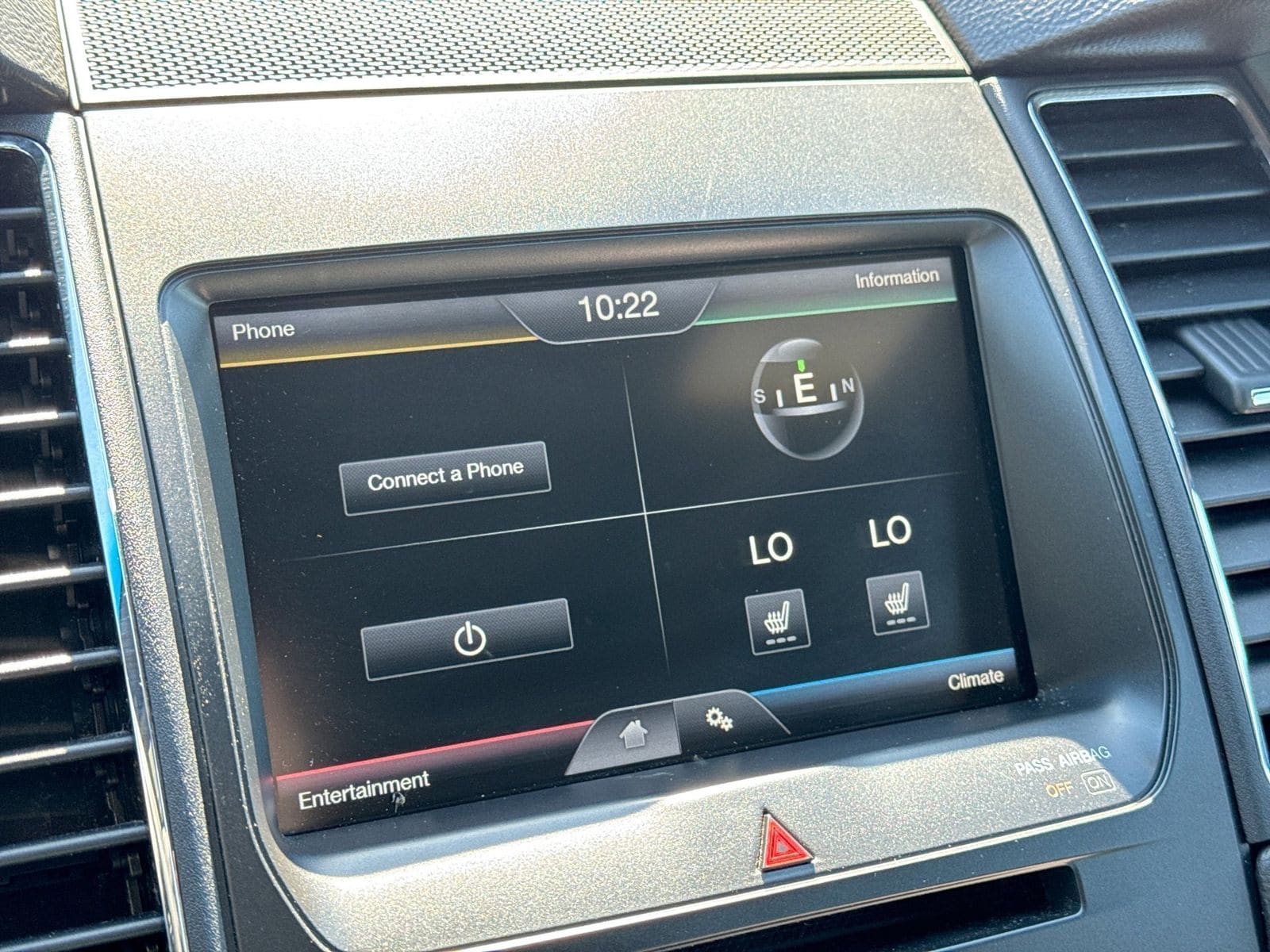 Thumbnail: 2015 Ford Taurus - 31