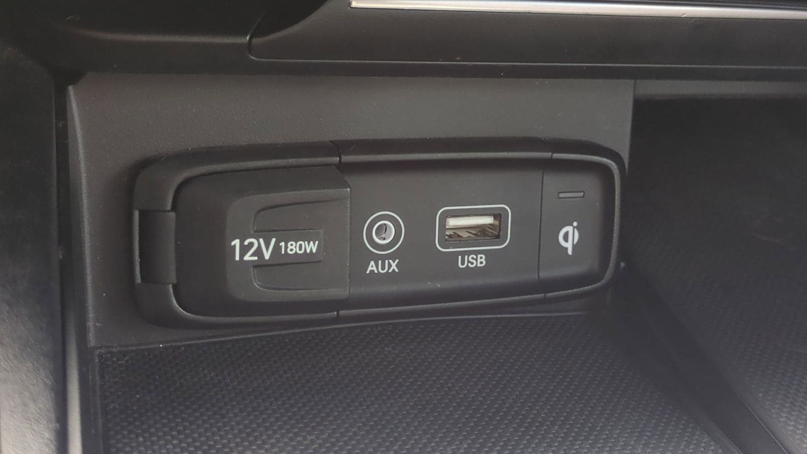 Thumbnail: 2019 Genesis G70 - 33