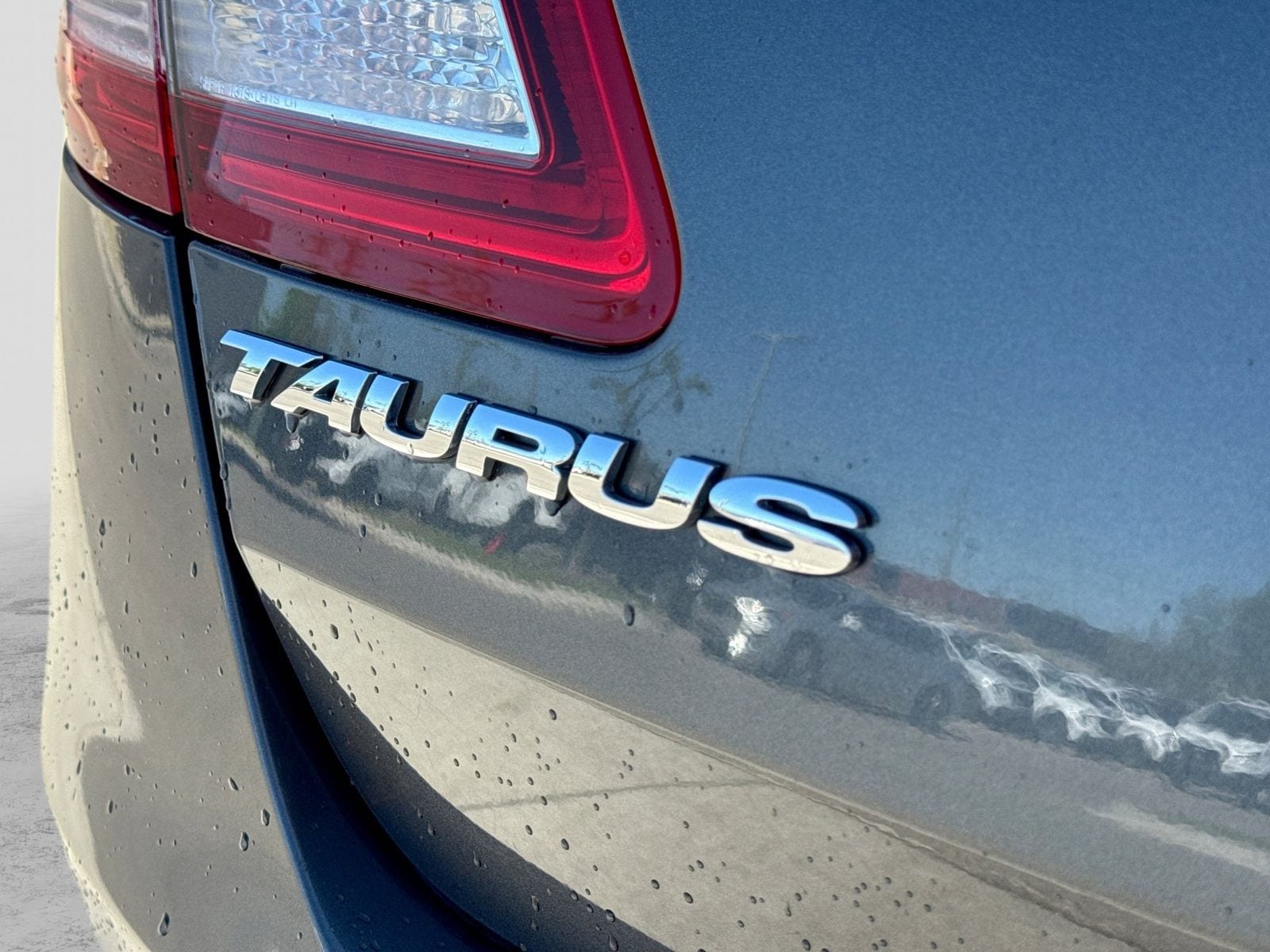 Thumbnail: 2015 Ford Taurus - 15