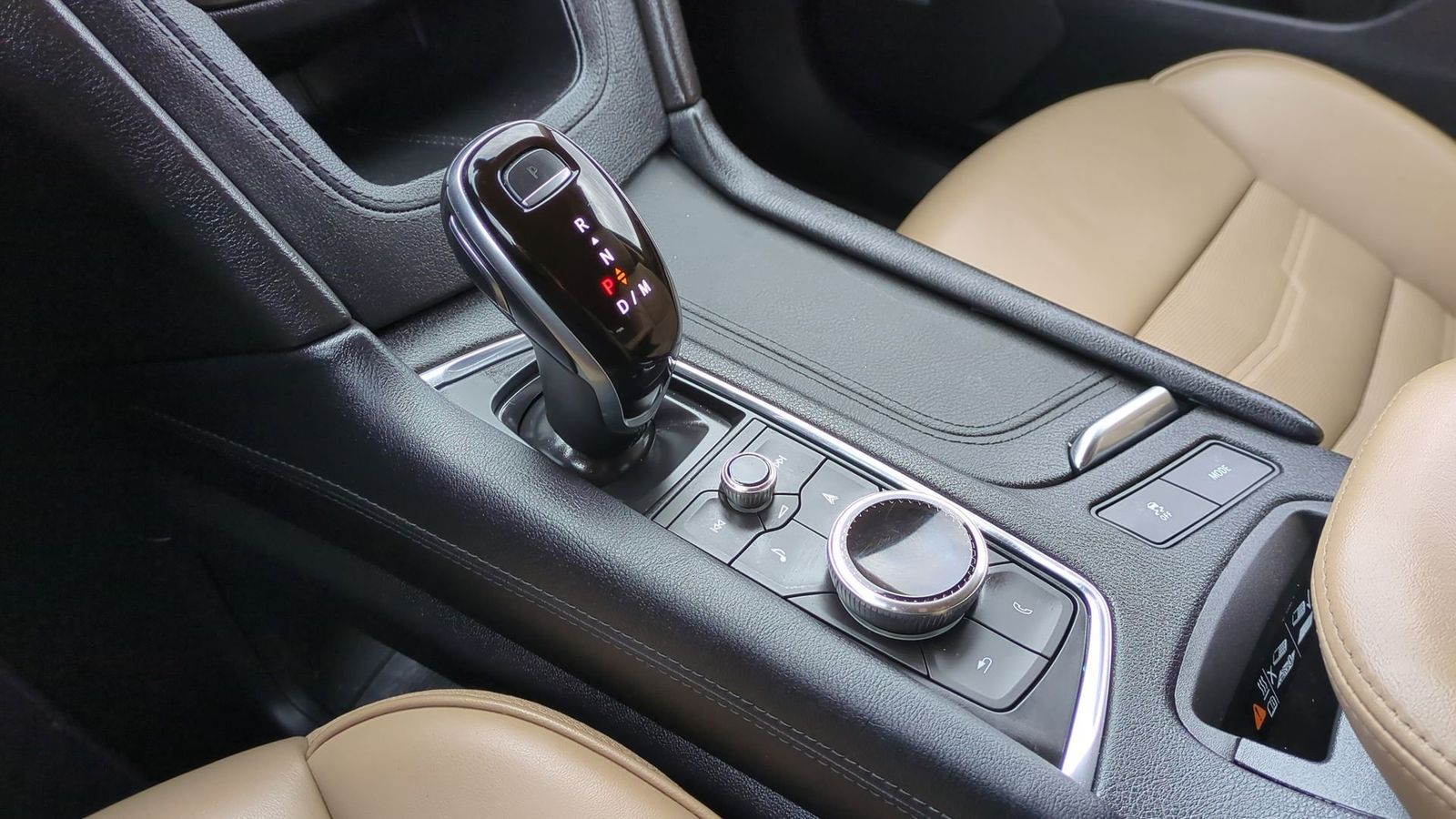 Thumbnail: 2021 Cadillac XT6 - 37