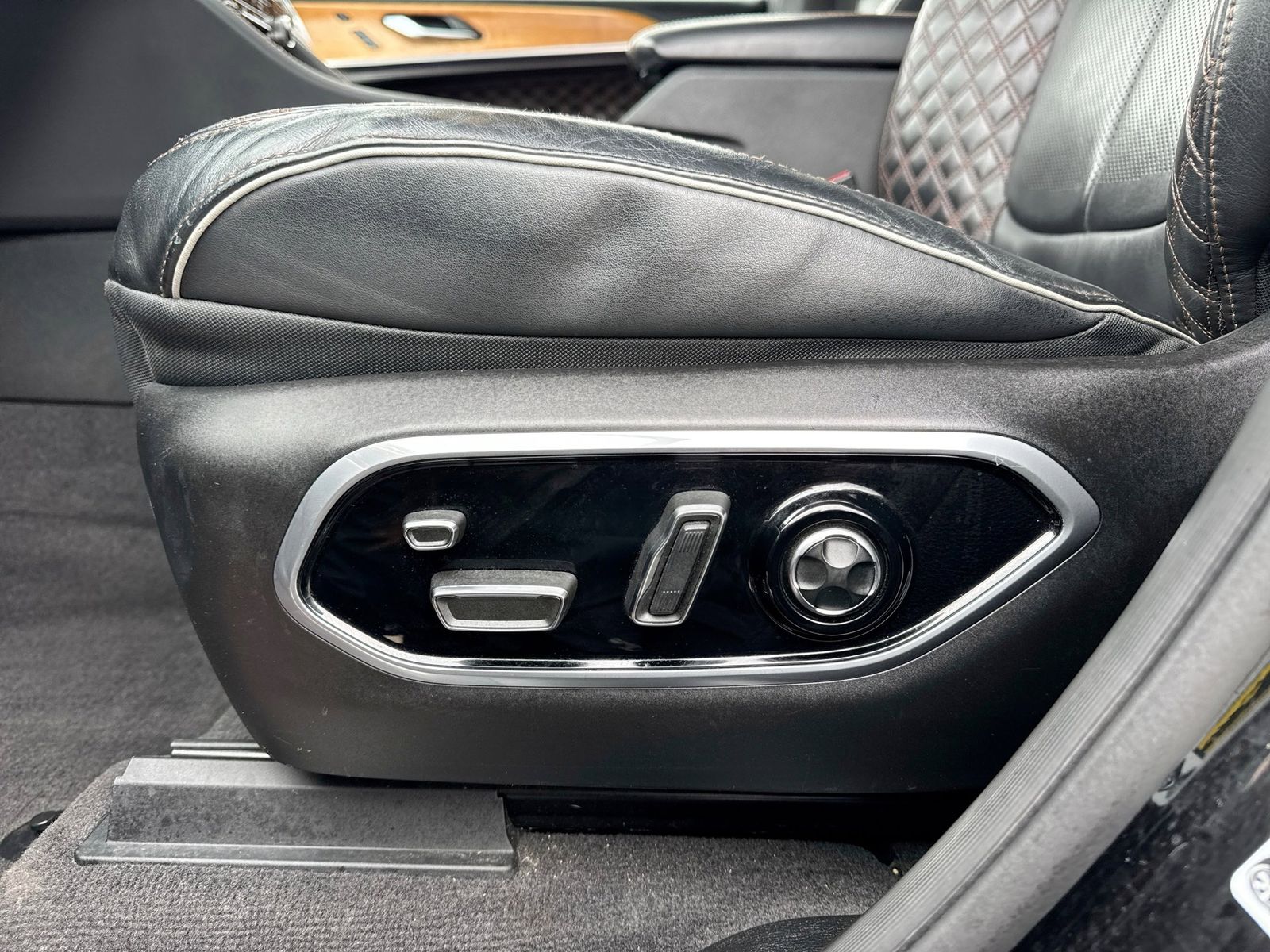 Thumbnail: 2021 Jeep Grand Cherokee L - 3