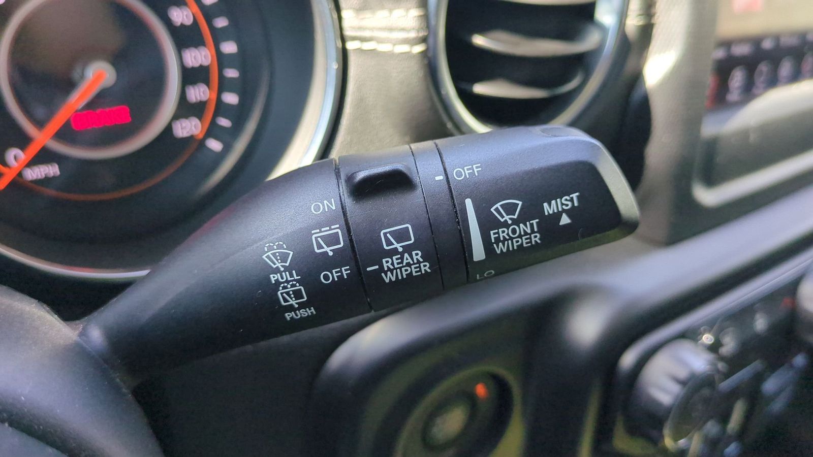 Thumbnail: 2018 Jeep Wrangler - 23