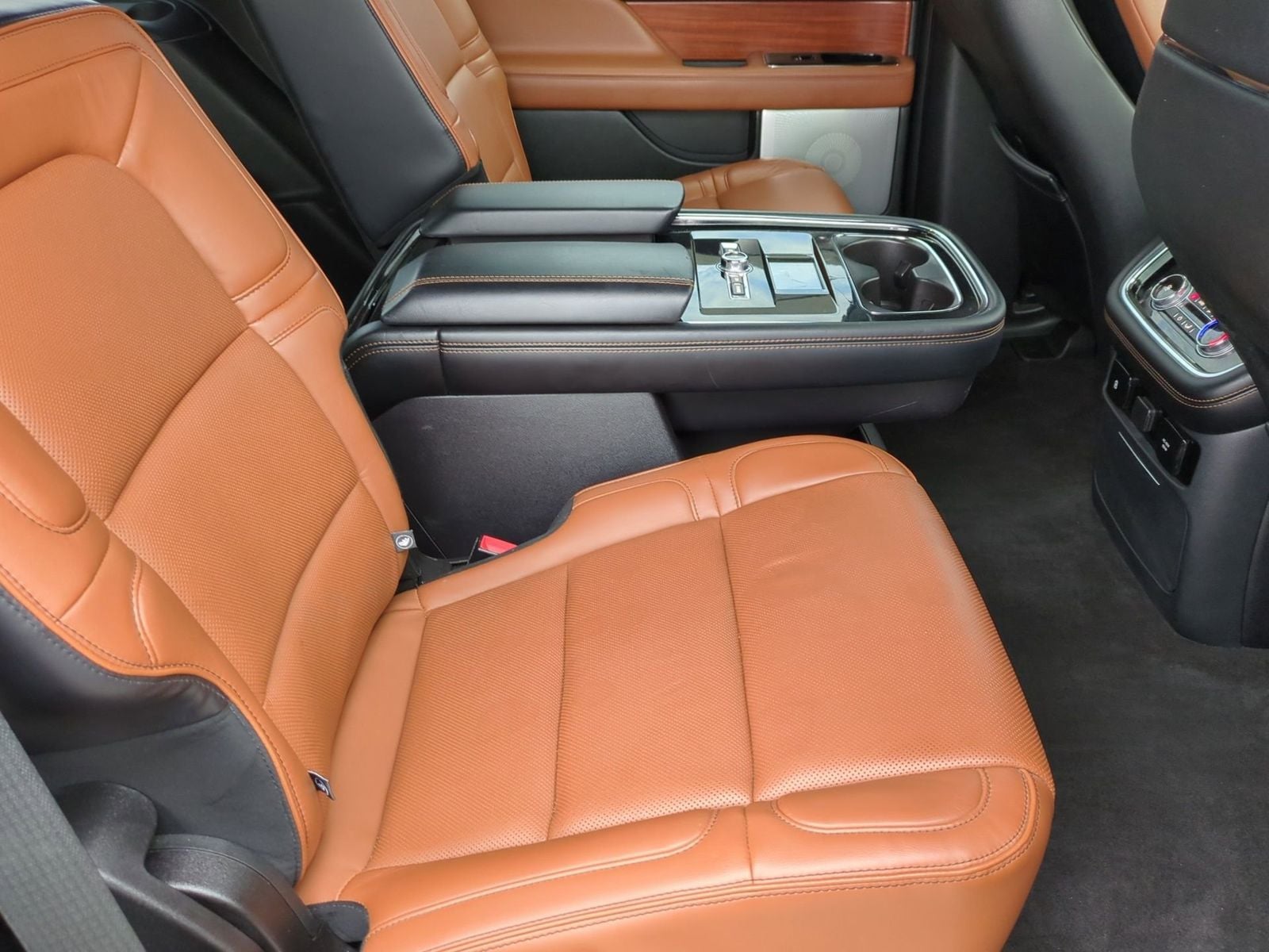 Thumbnail: 2019 Lincoln Navigator - 26