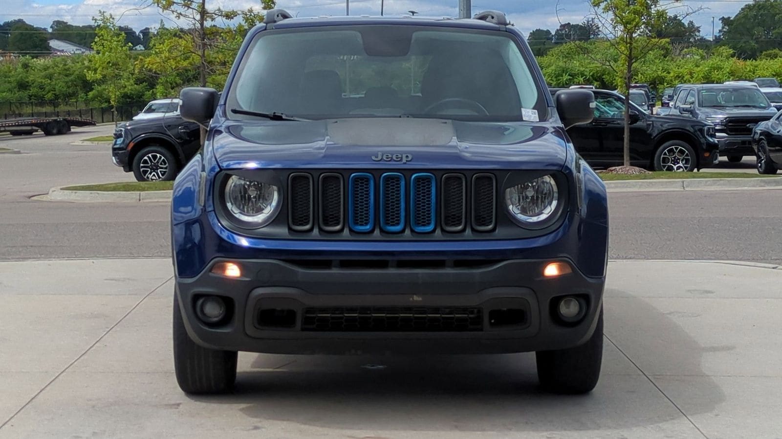 Thumbnail: 2017 Jeep Renegade - 12