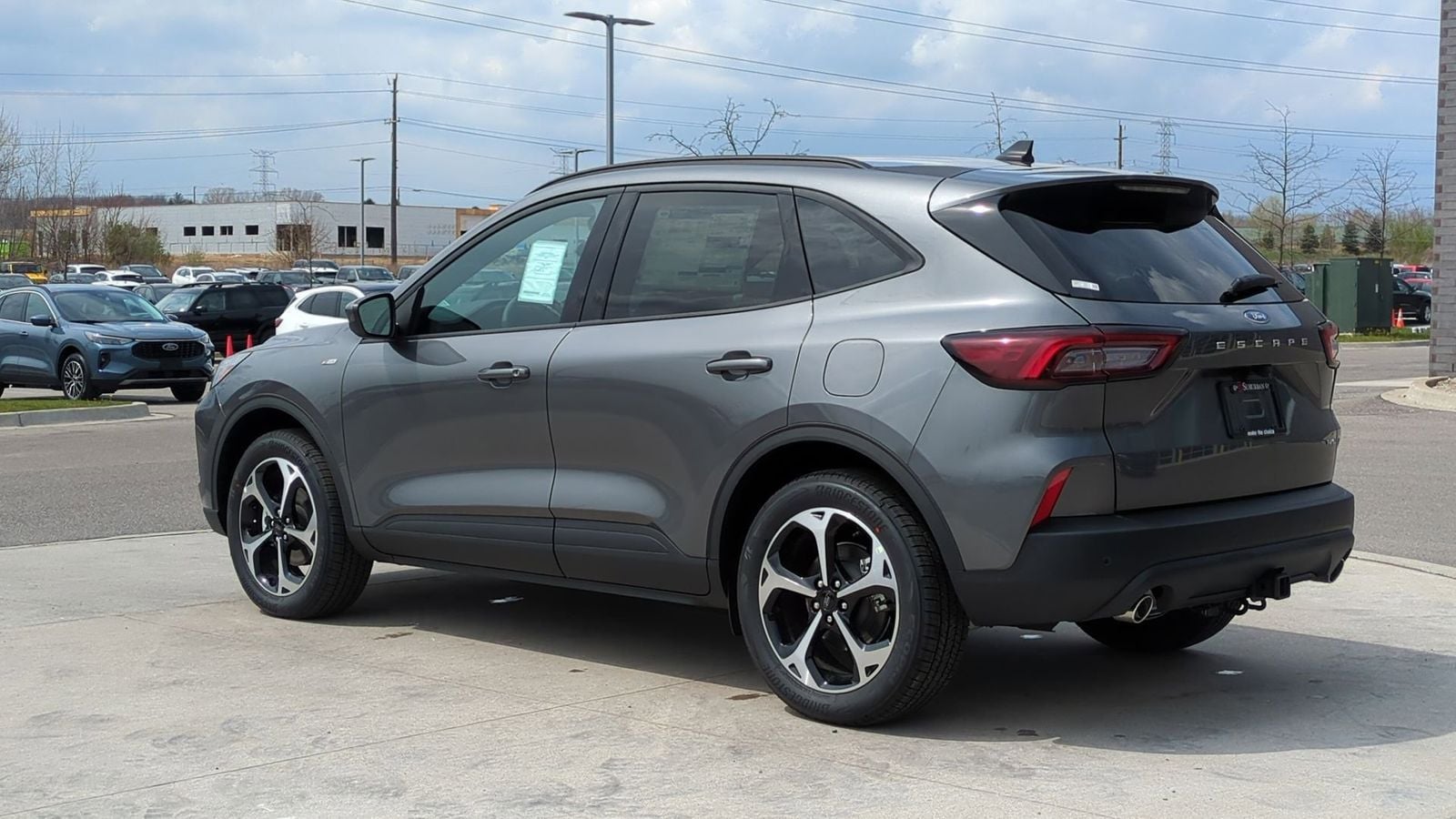 2025 Ford Escape Hybrid ST-Line Select photo 3