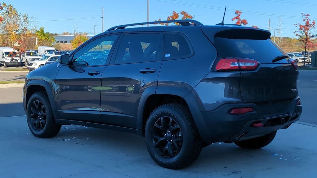 Used 2016 Jeep Cherokee Trailhawk SUV