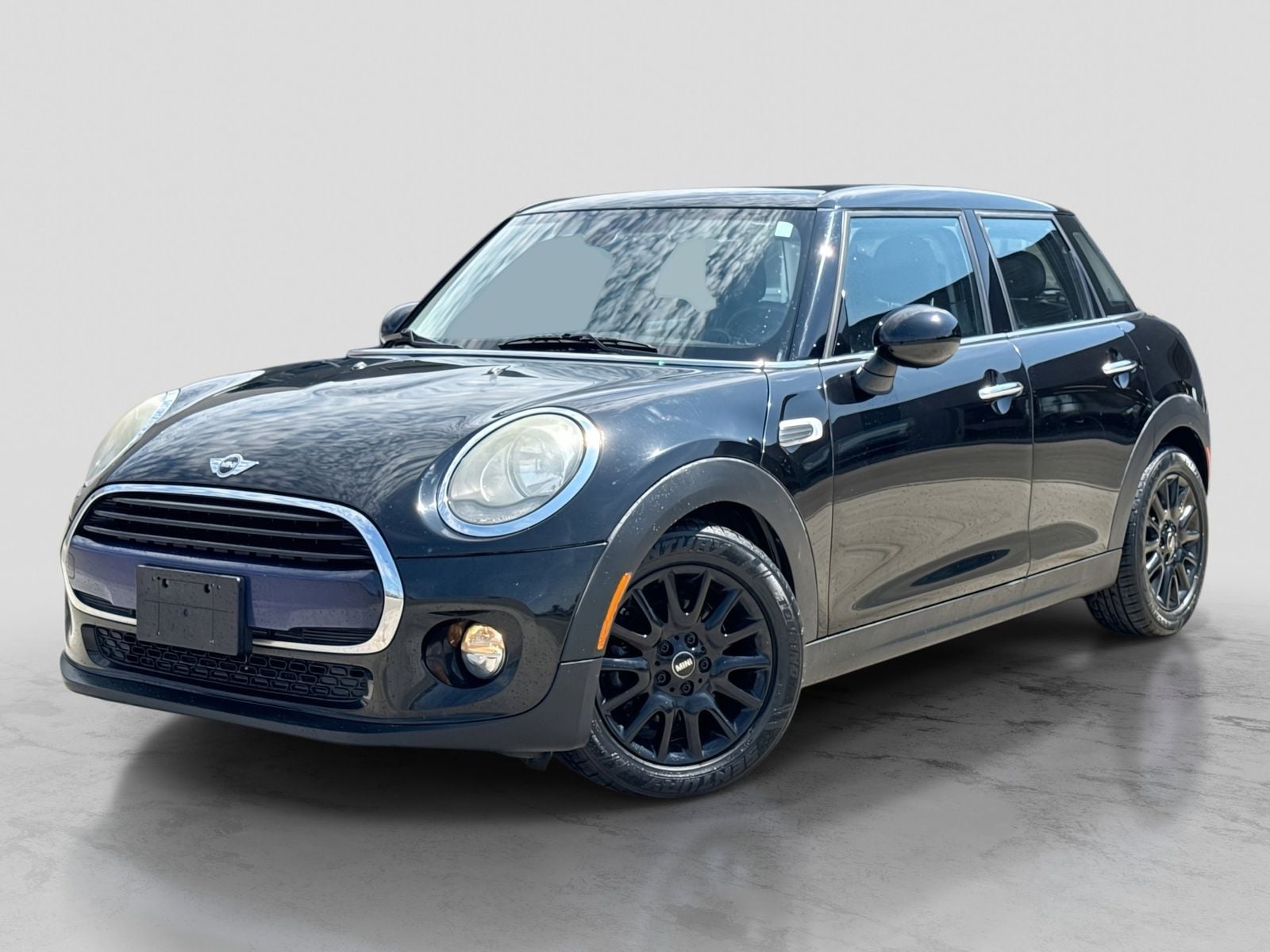 2017 MINI Cooper 4 Door's photo
