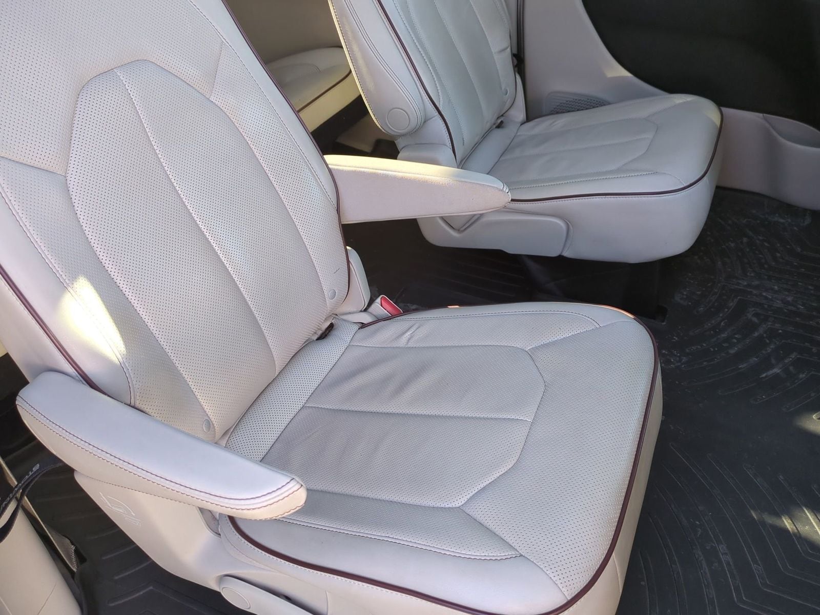 Thumbnail: 2017 Chrysler Pacifica - 27