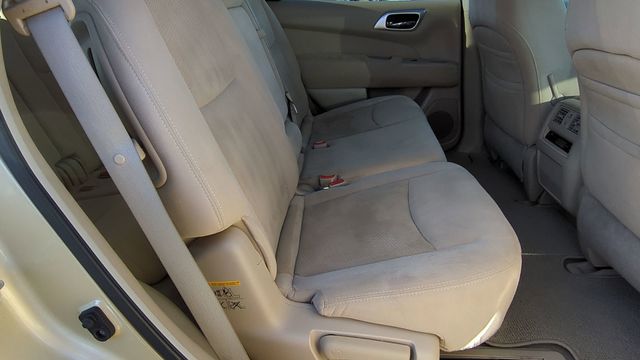 2013 Nissan Pathfinder SV 20