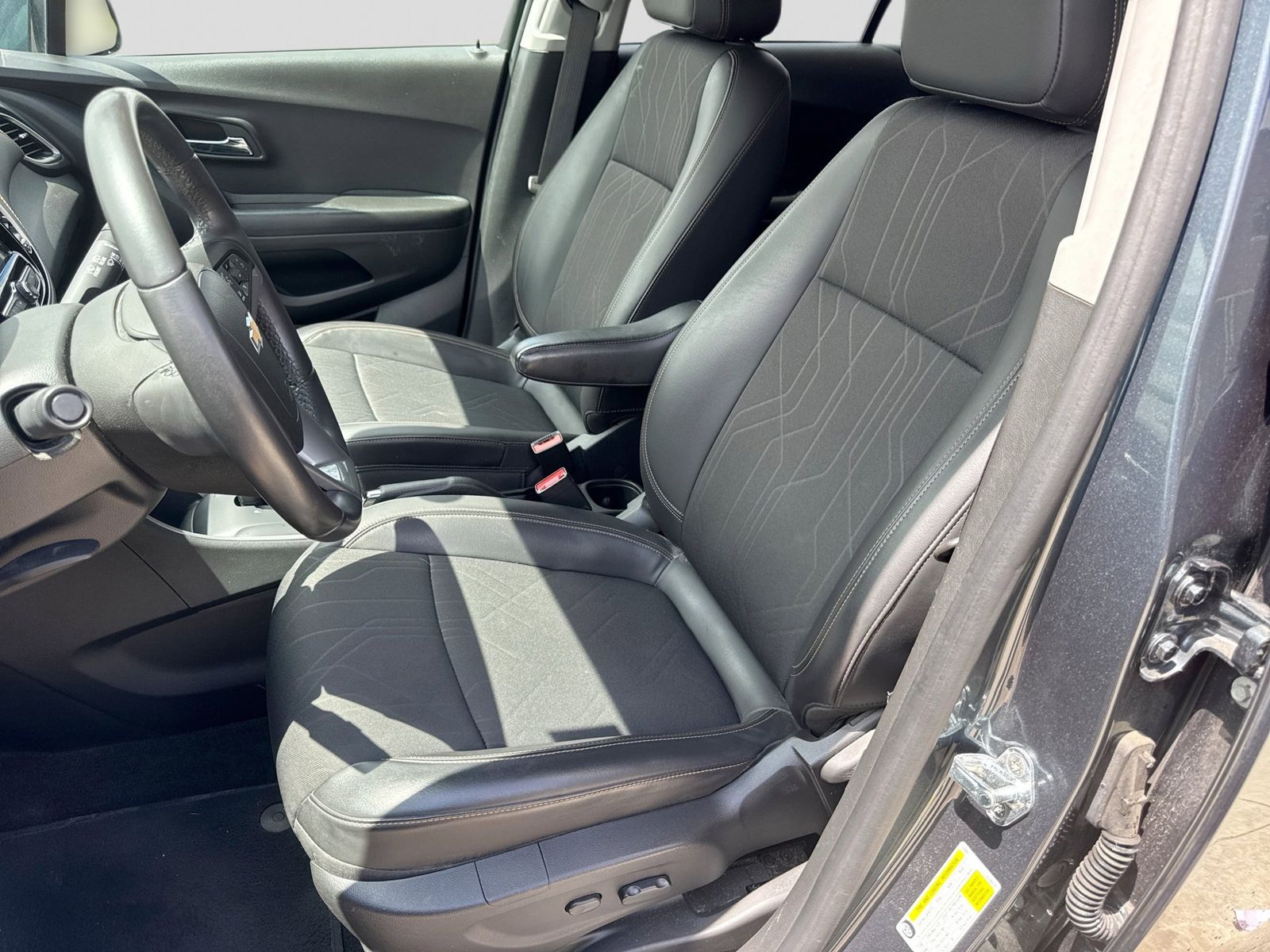 Thumbnail: 2022 Chevrolet Trax - 18