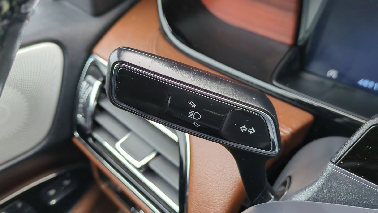 Thumbnail: 2023 Lincoln Navigator - 30